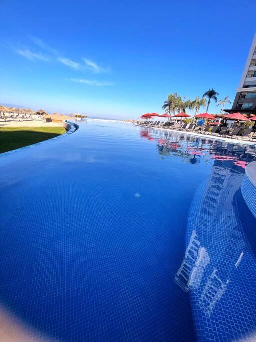 Grand V Beach Front Condo Torre 2000 view 3