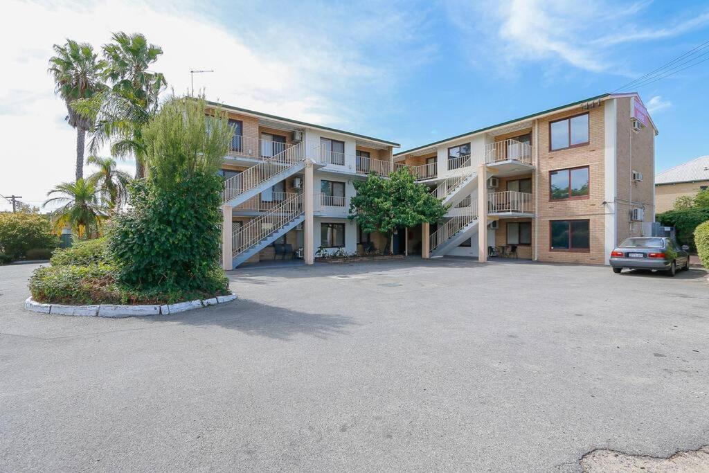 Apartment 8 Burswood