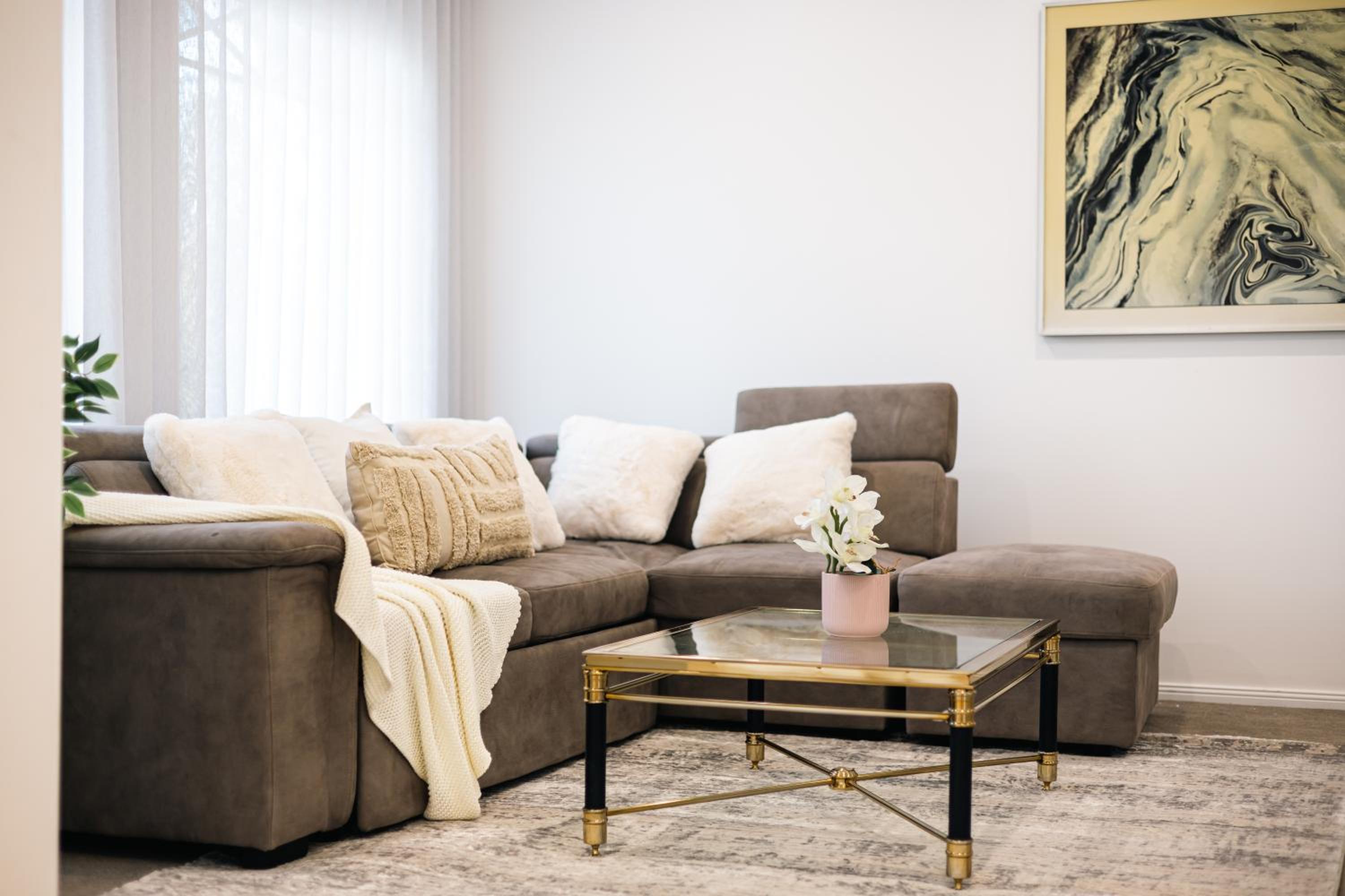 StayAU Family Group 6BR Oasis Sanctuary Lakeview