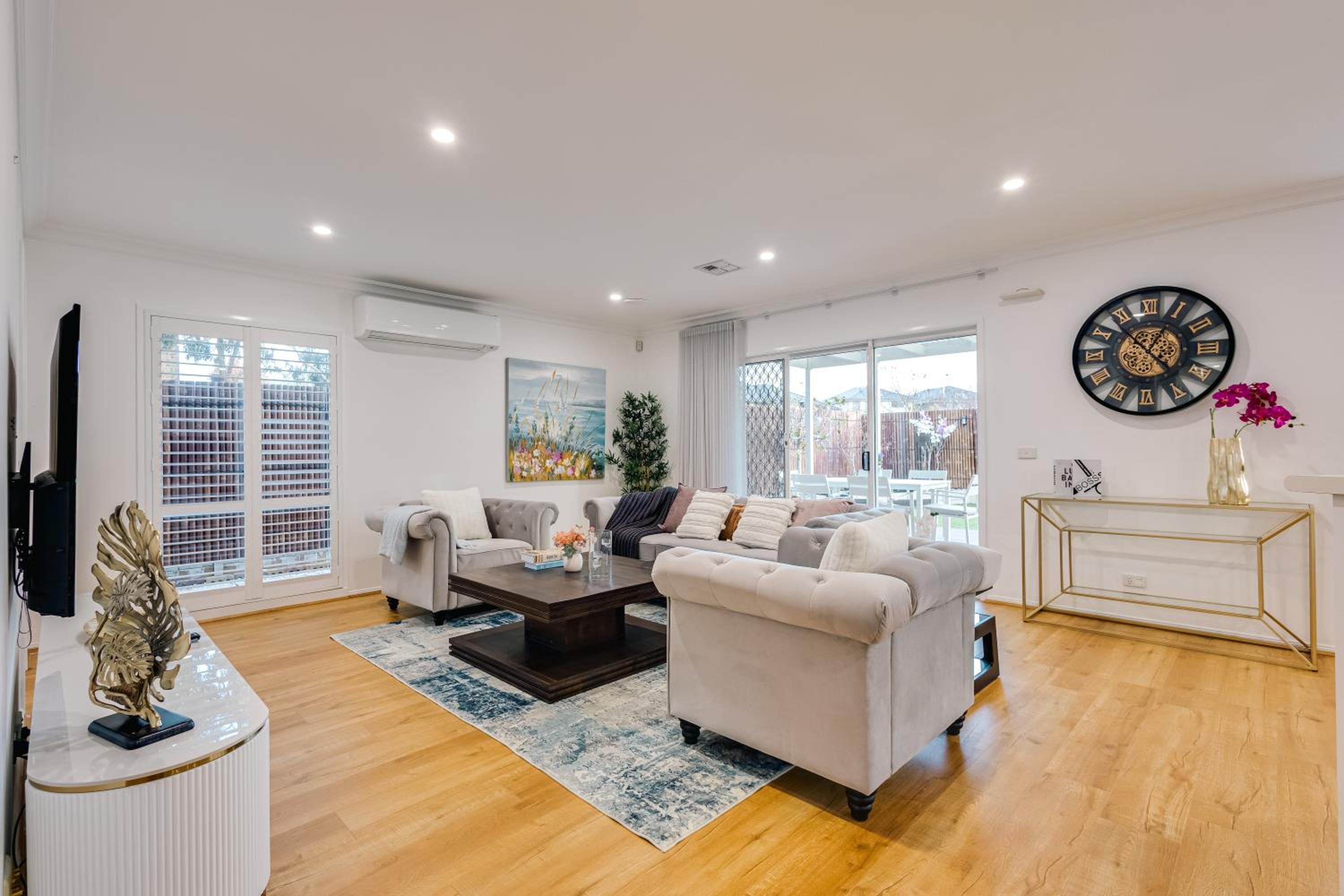 StayAU Family Group 6BR Oasis Sanctuary Lakeview