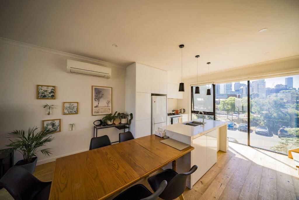 City view 1B1B- close to CBD-parking