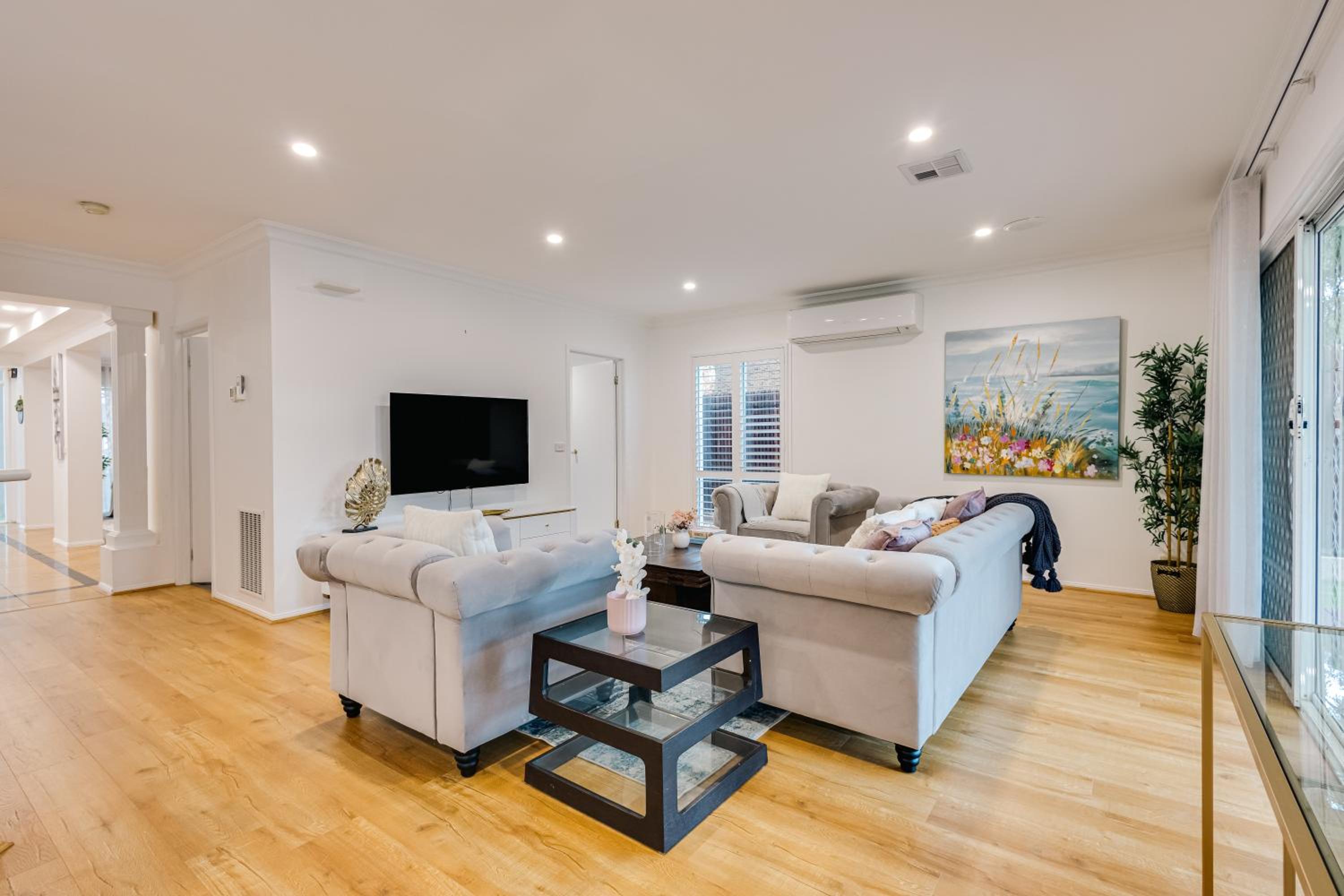 StayAU Family Group 6BR Oasis Sanctuary Lakeview