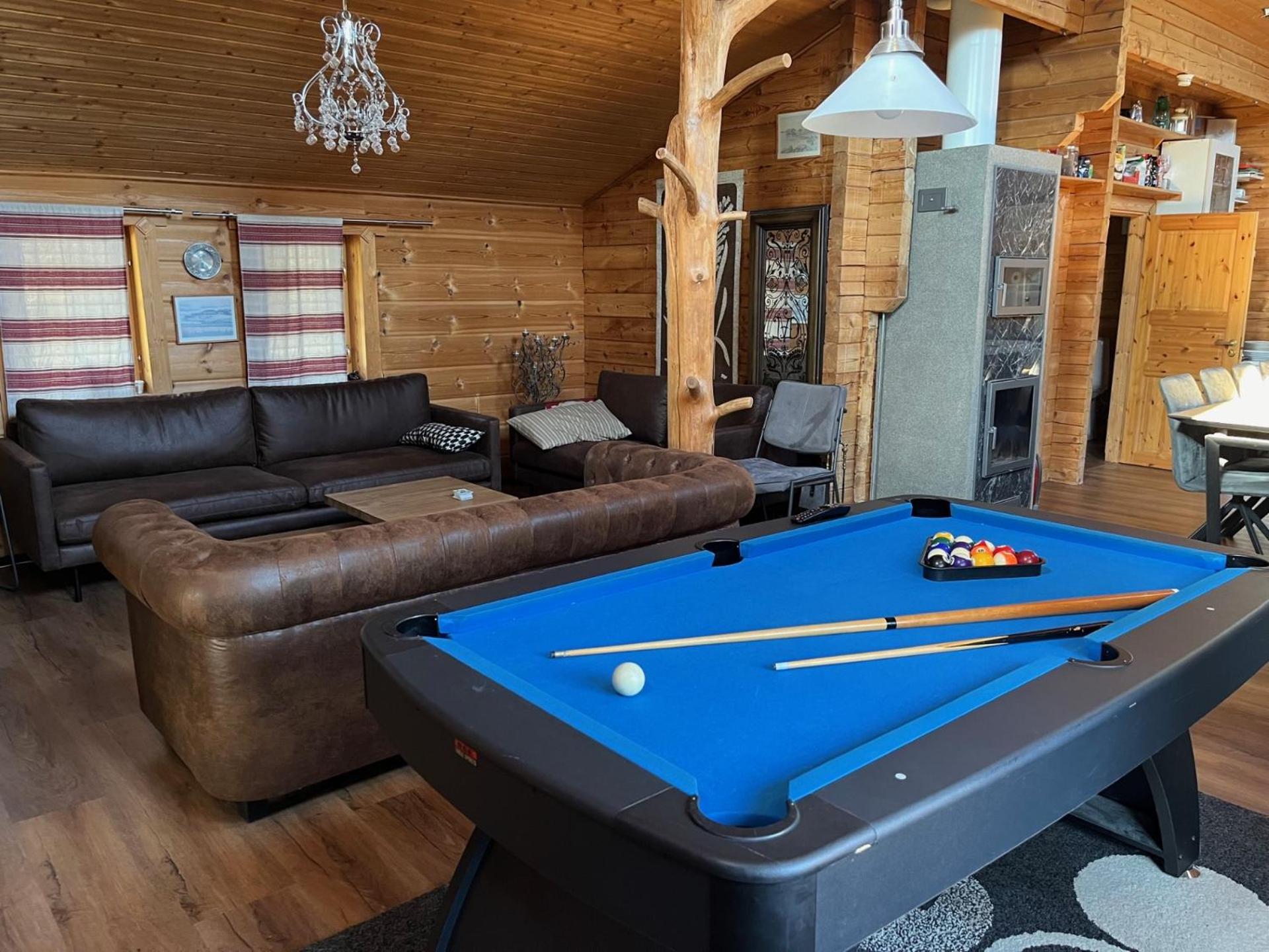 Luxury Holiday Home with Private Lake