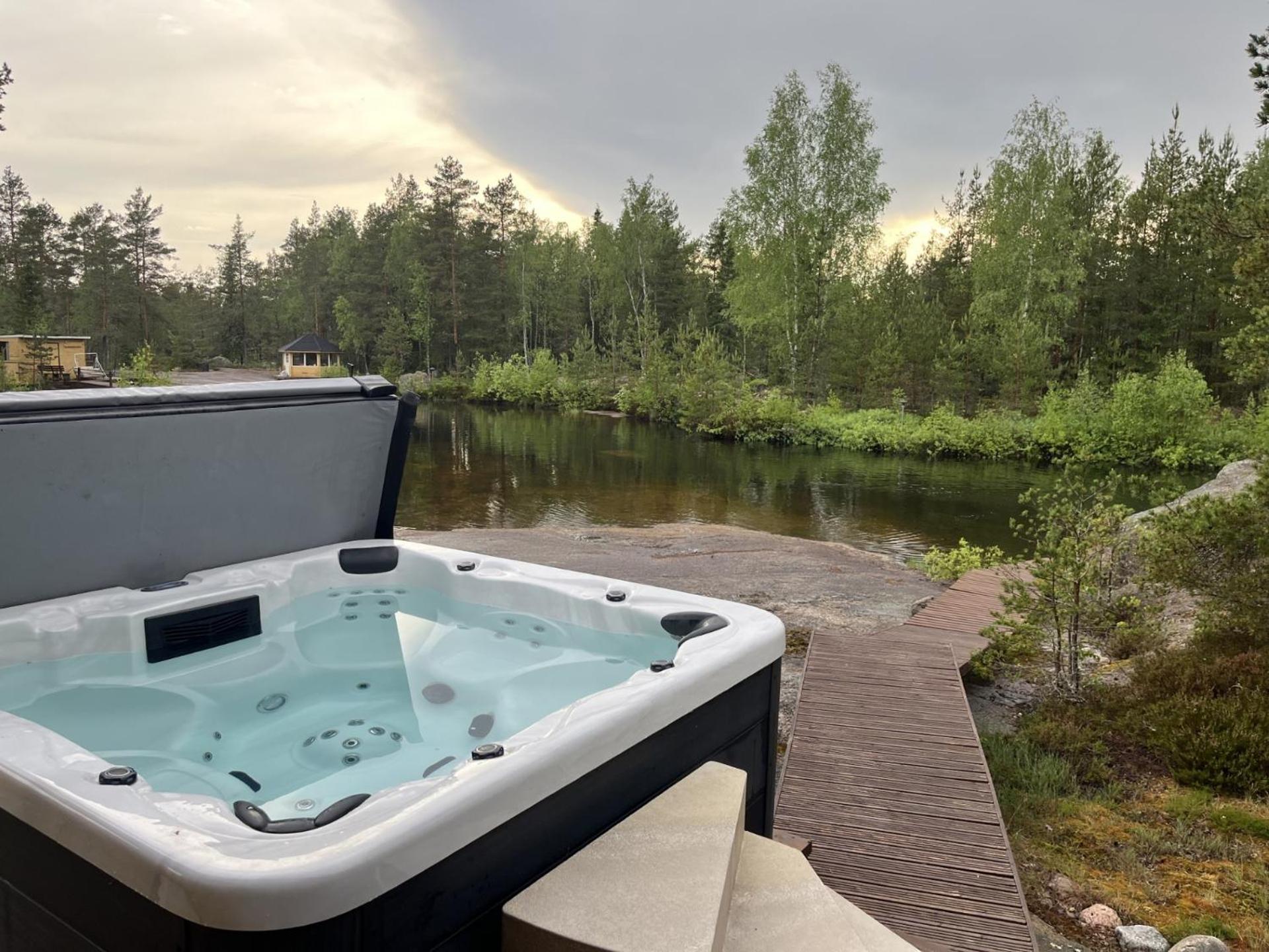 Luxury Holiday Home with Private Lake