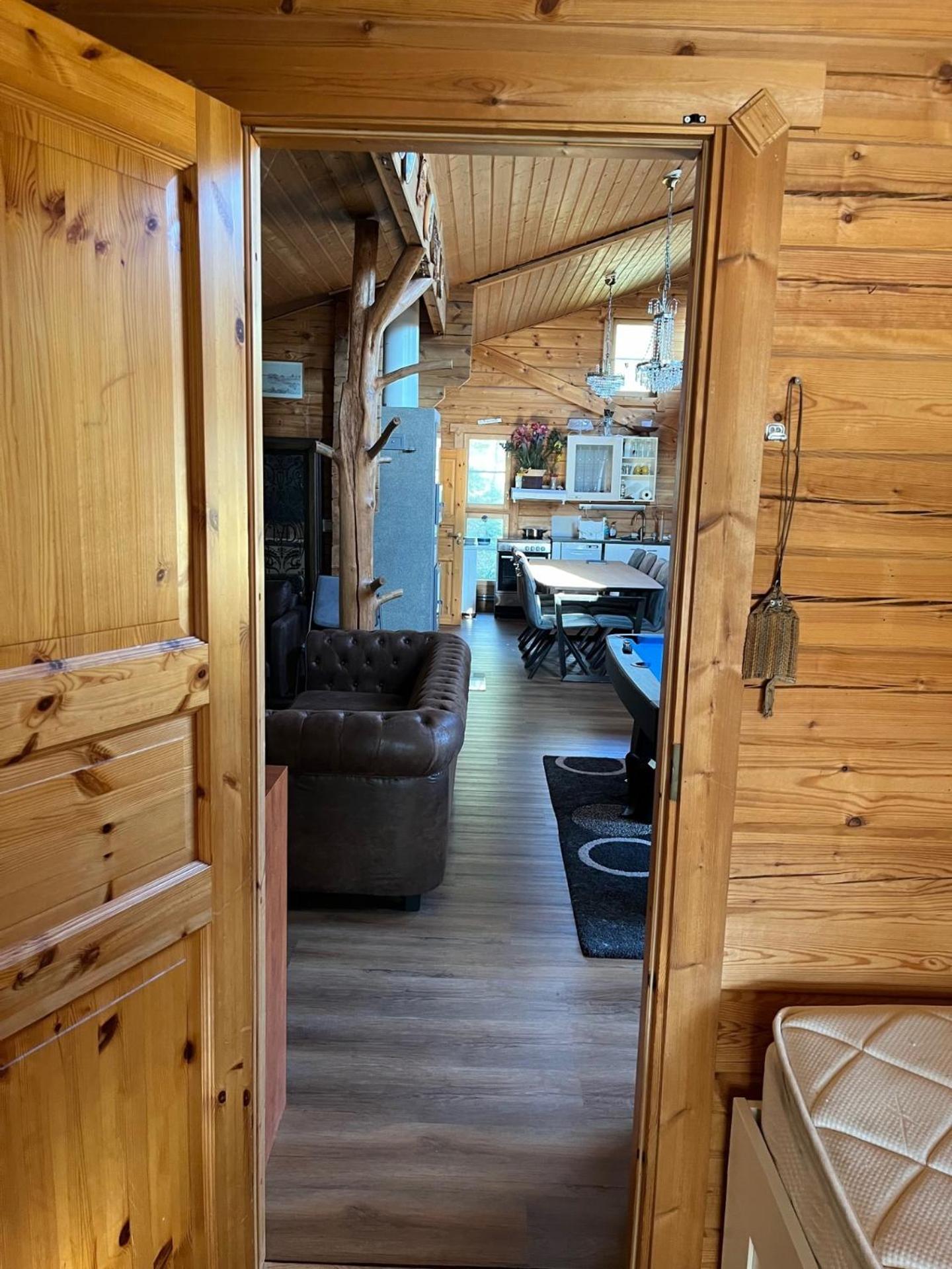 Luxury Holiday Home with Private Lake