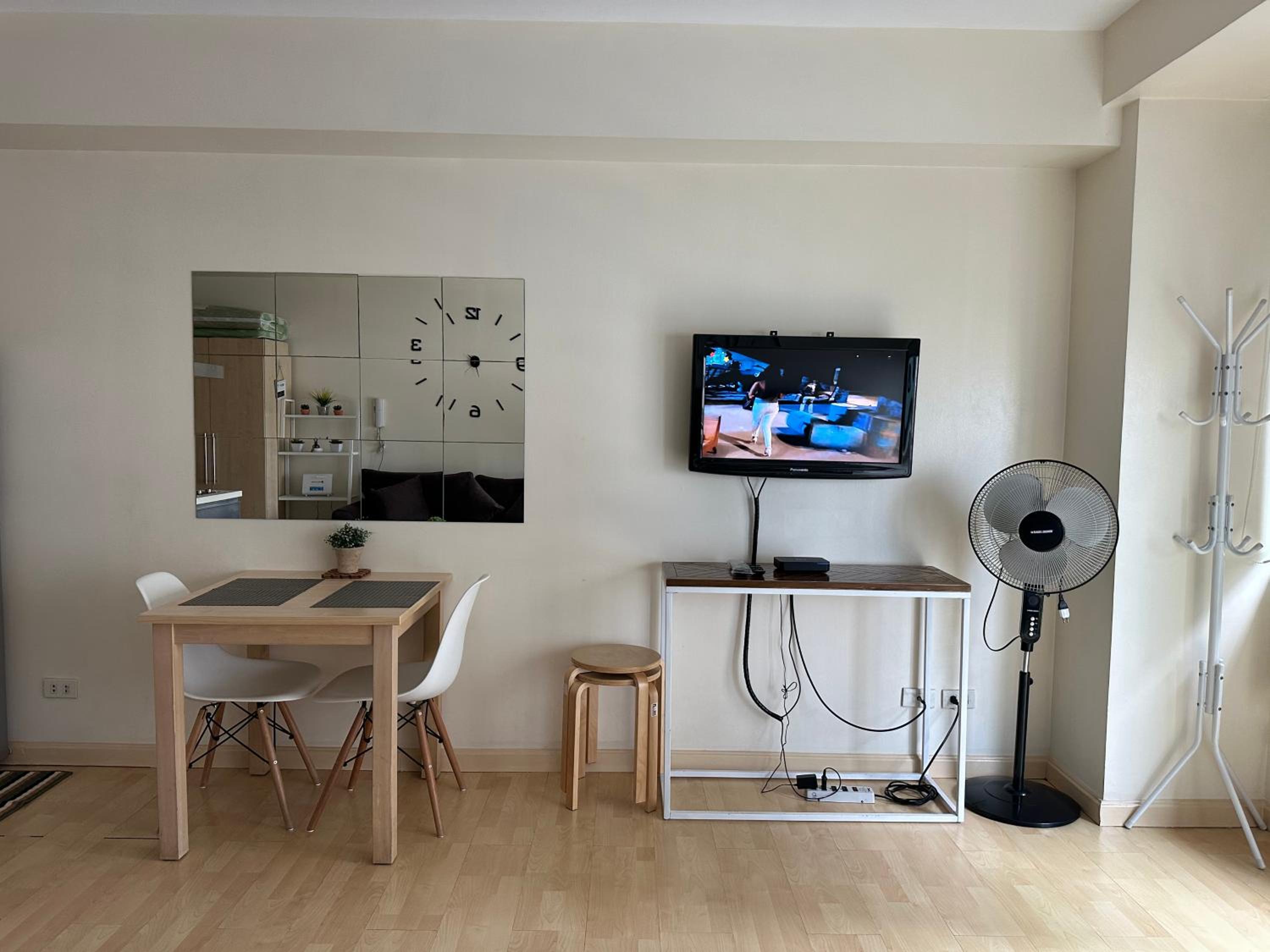 Cozy Studio Unit in Soho central Private Residences view 4