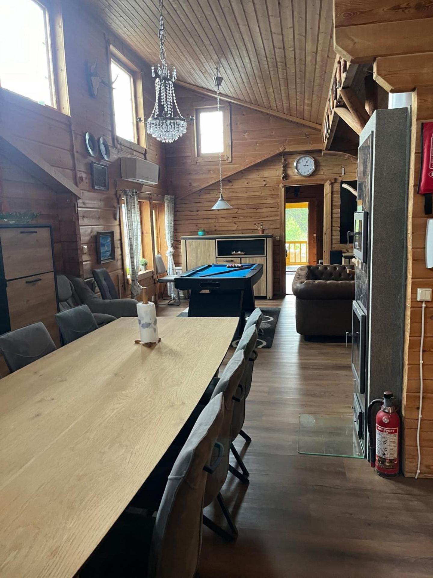 Luxury Holiday Home with Private Lake