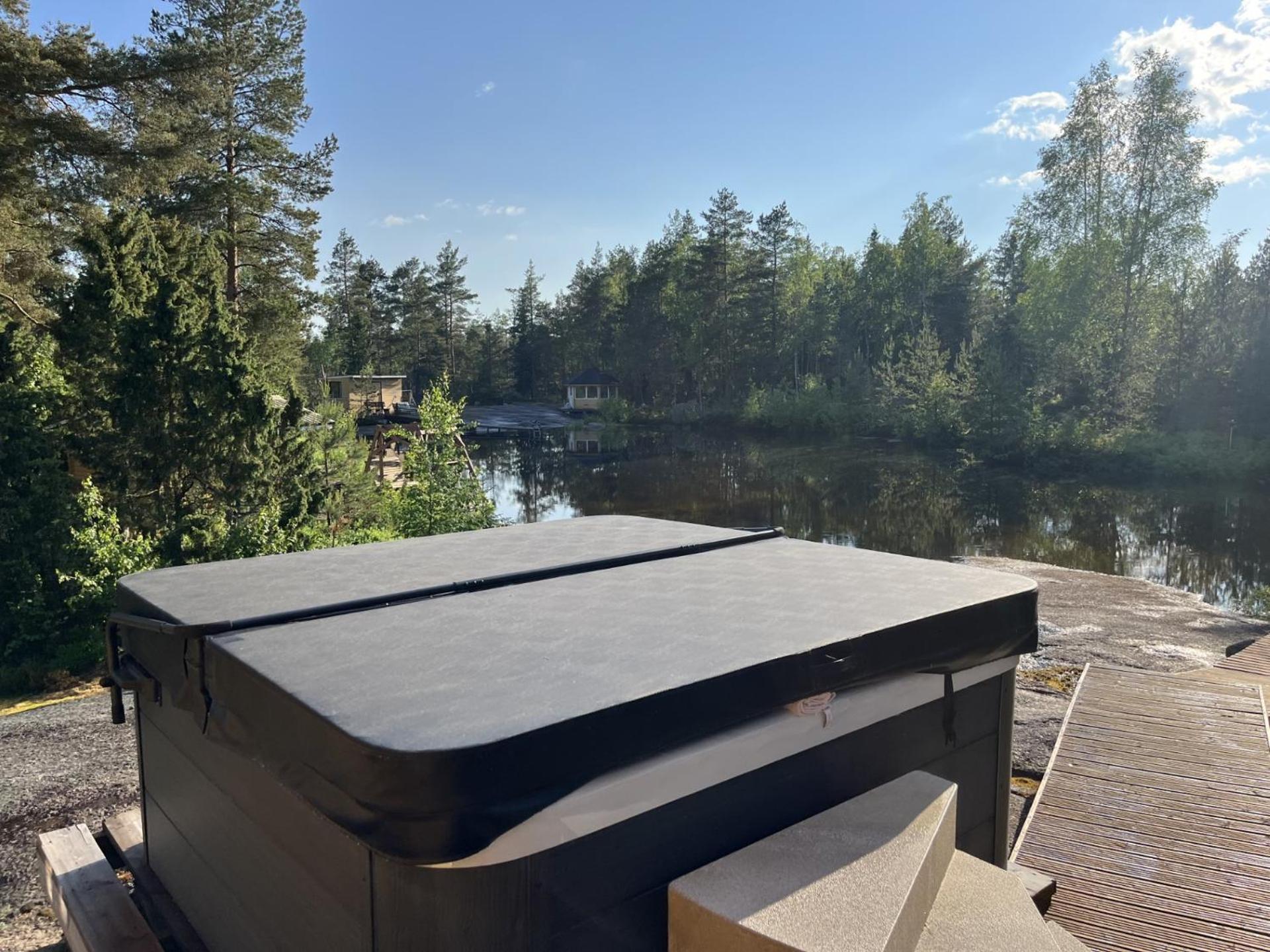Luxury Holiday Home with Private Lake