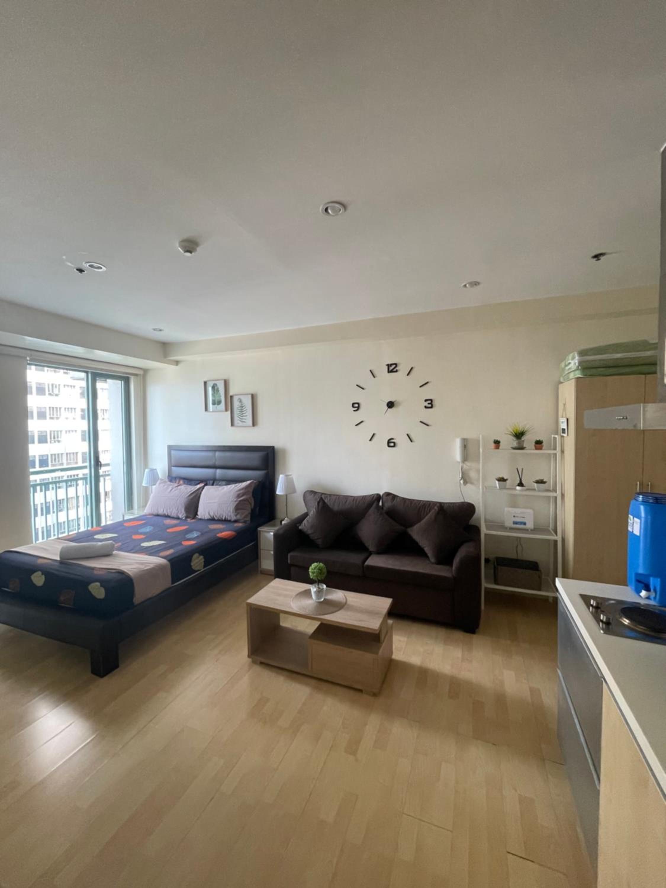 Cozy Studio Unit in Soho central Private Residences view 2