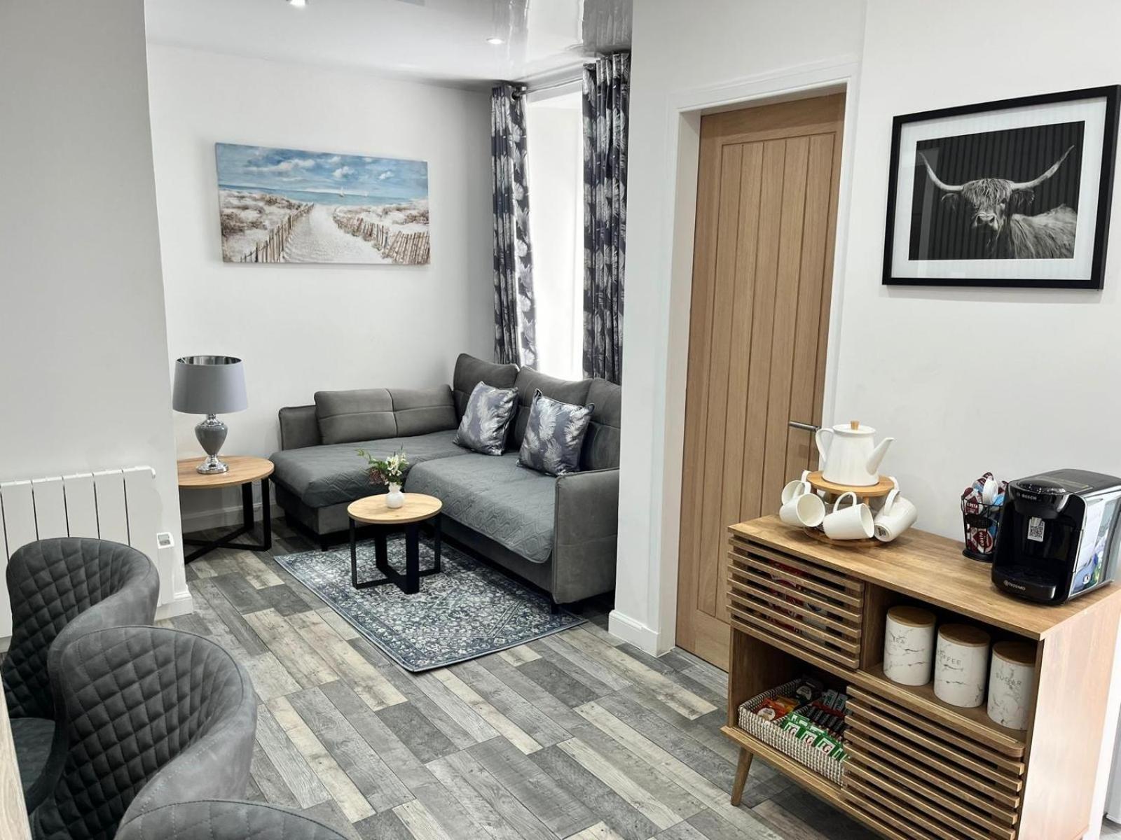 39 Wells Street Apartment