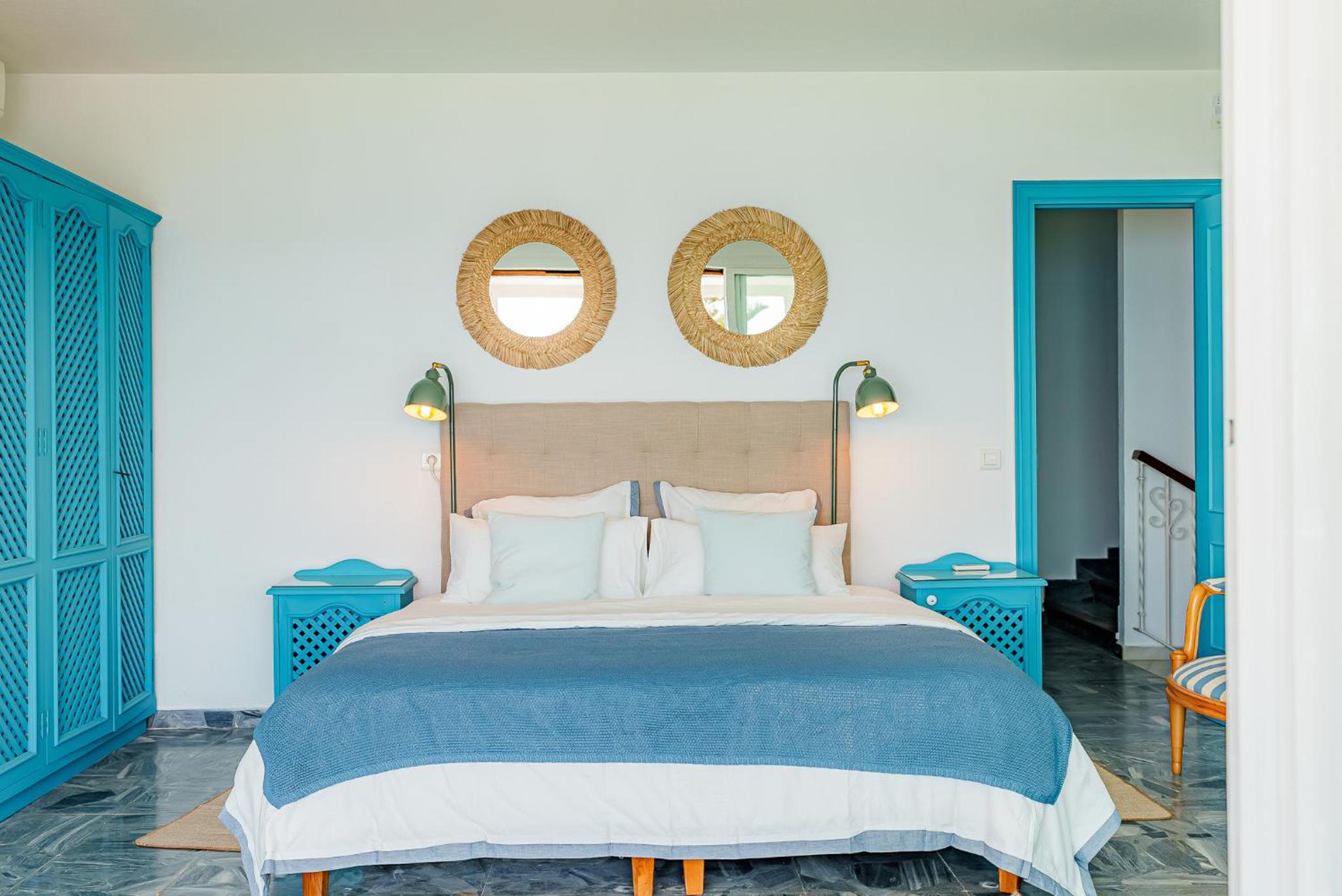Villa Calmamar Cabopino Beachfront in Marbella