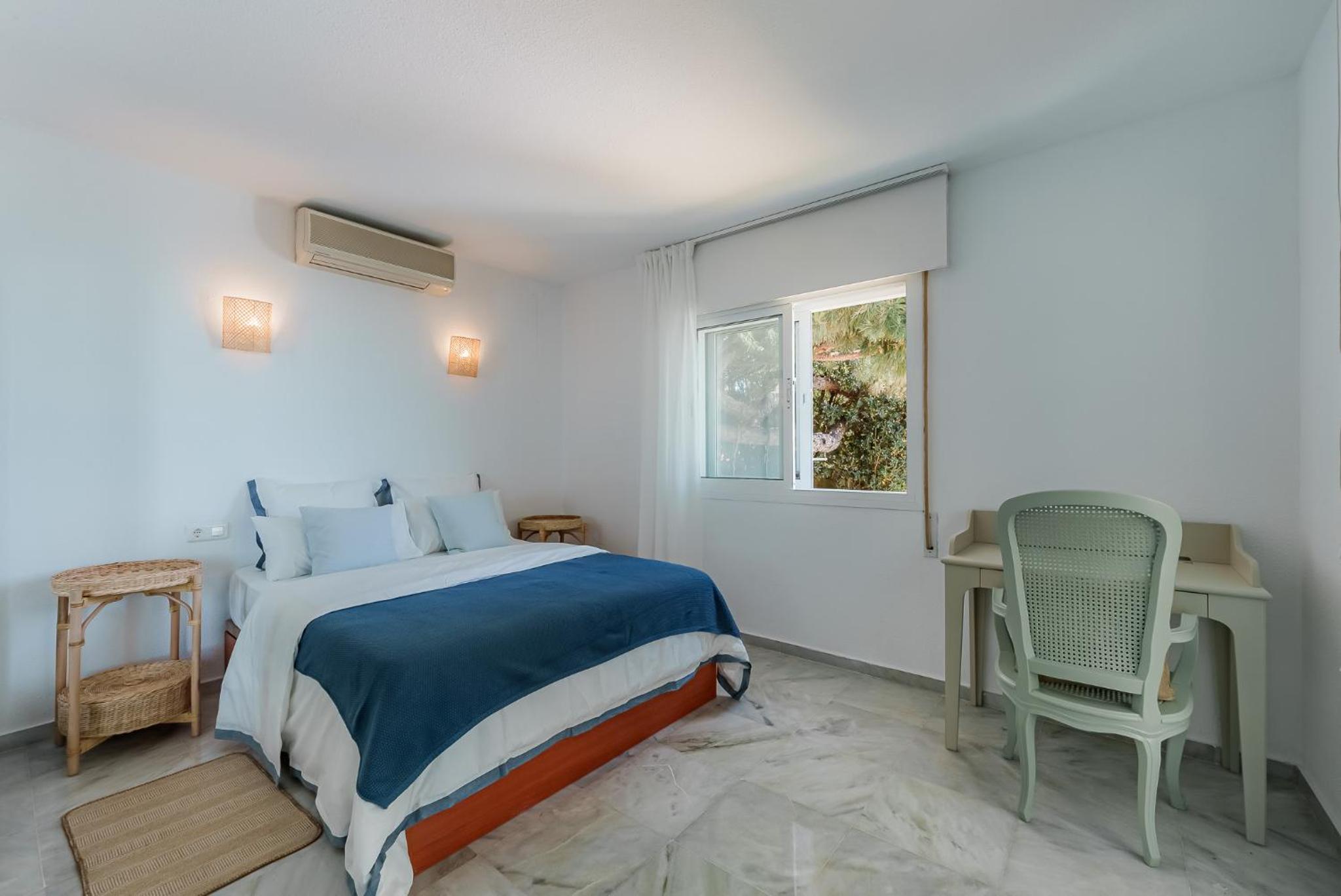 Villa Calmamar Cabopino Beachfront in Marbella
