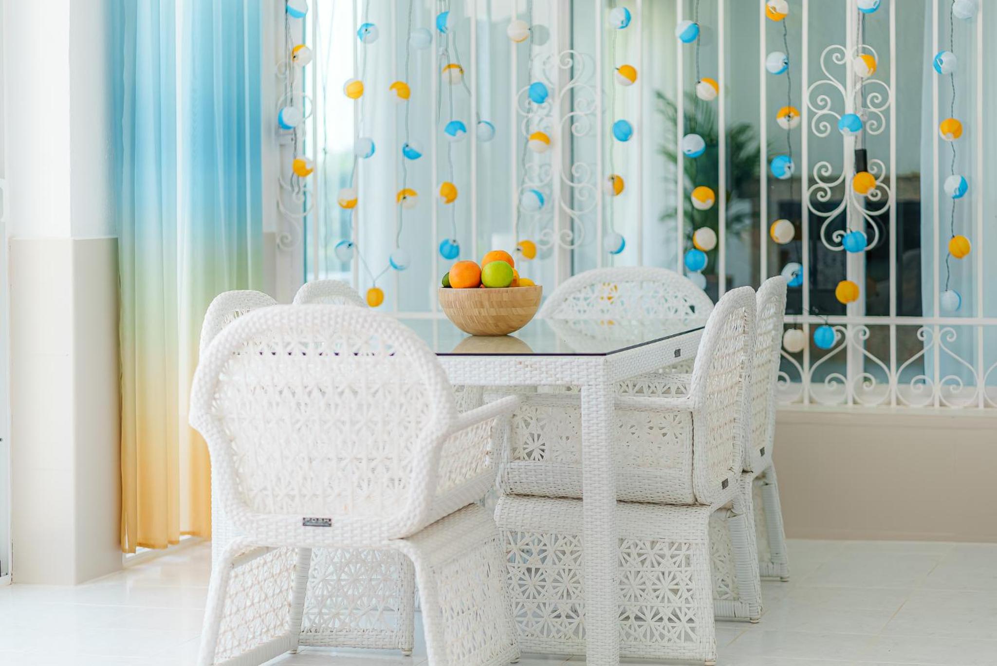 Villa Calmamar Cabopino Beachfront in Marbella