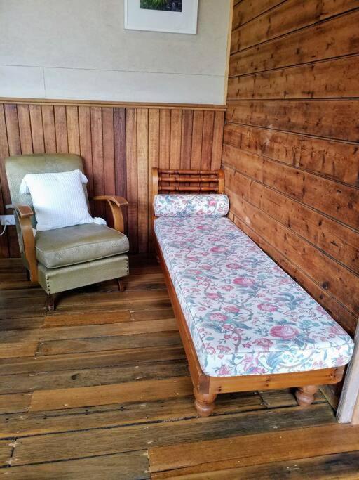 Tranquil Garden Cottage - South Hobart