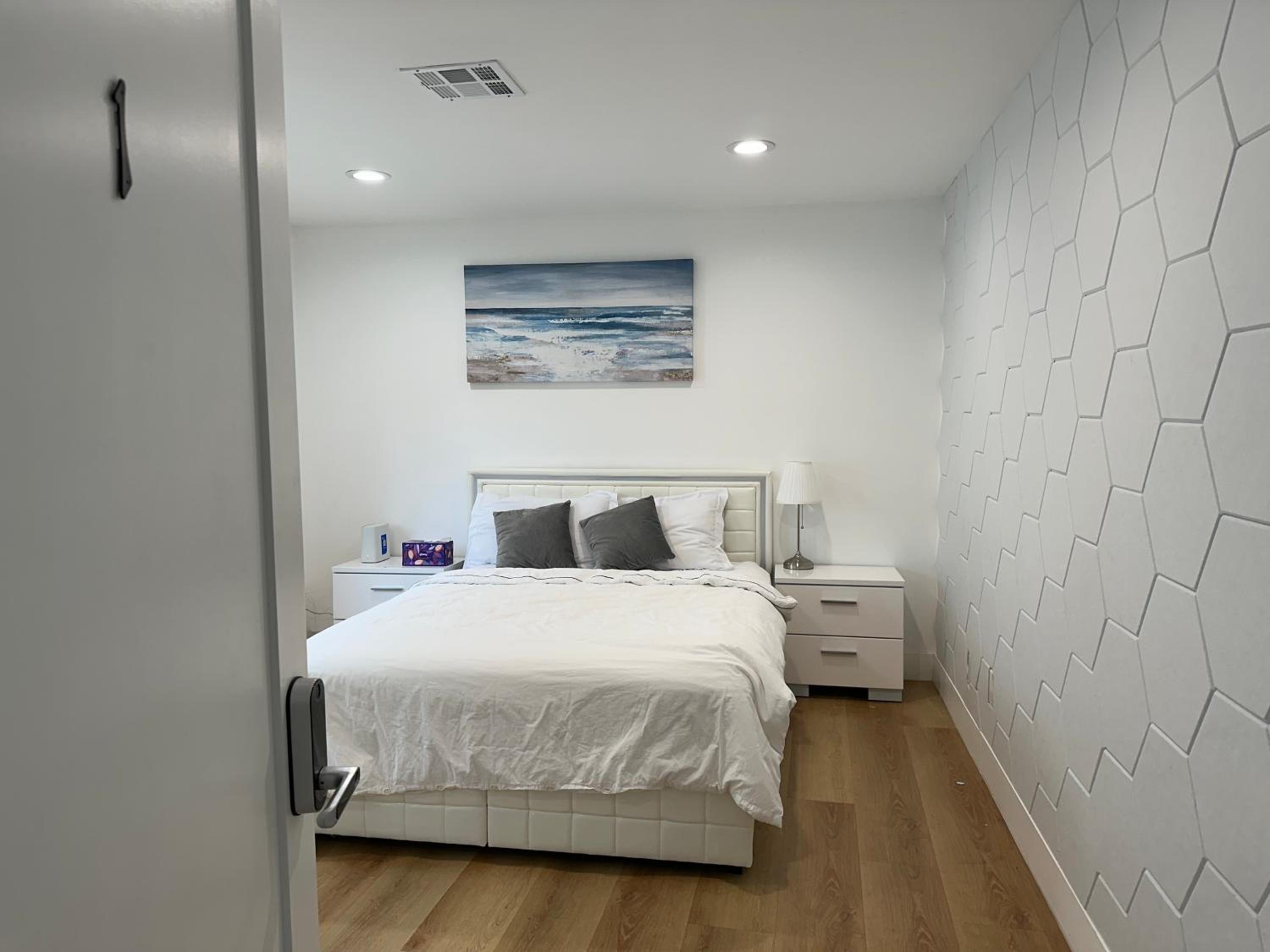 Modern comfort private room 1