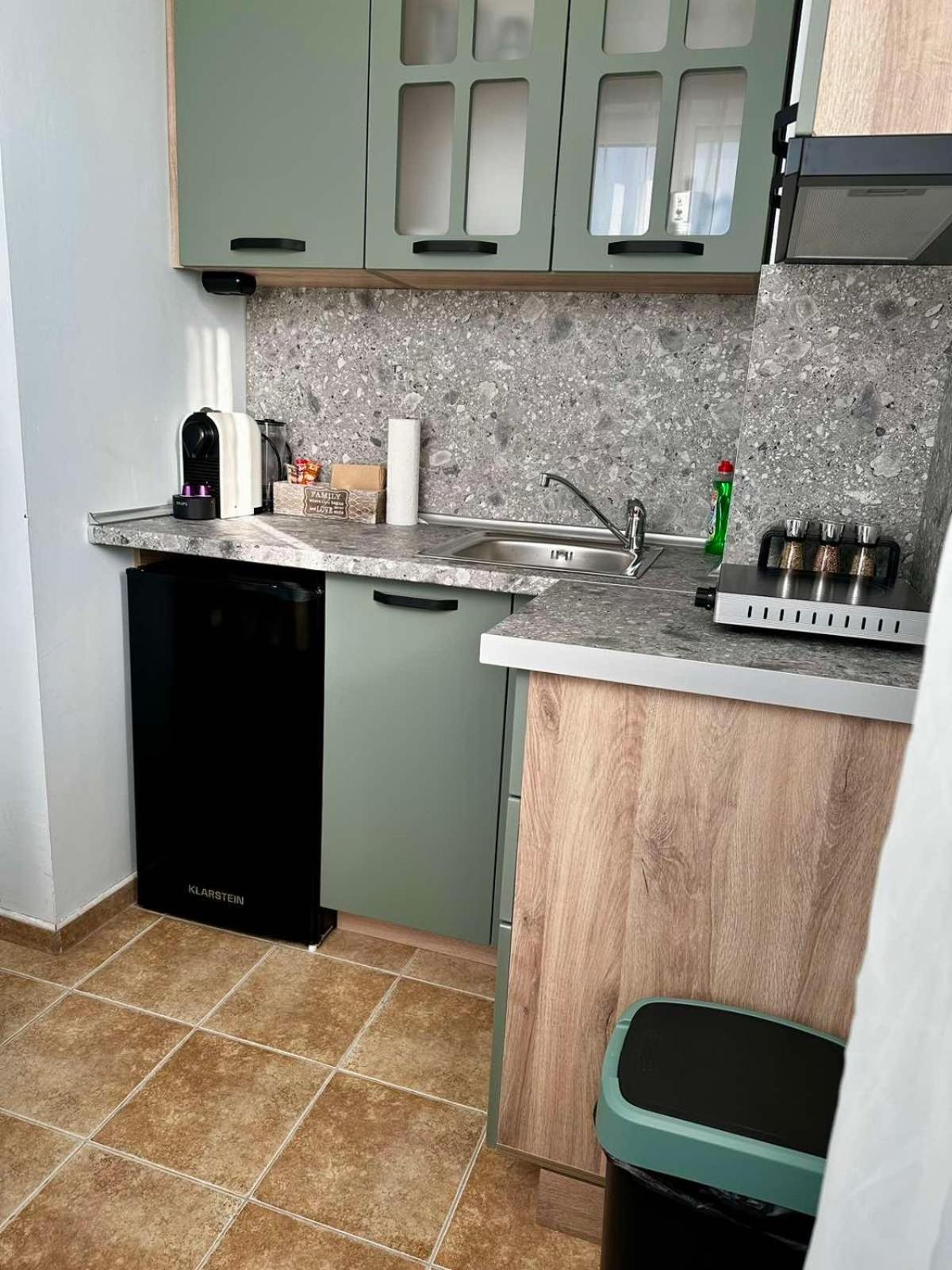 Glarus Apartment with Infinity Sea View
