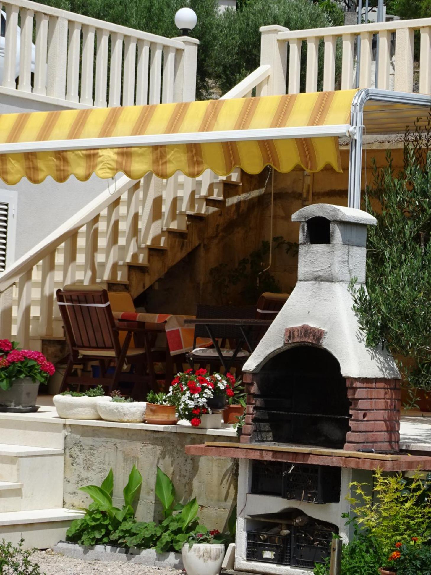 4pax Apartment ON THE BEACH with garden, sea view, terrace & parking - Ap A1 view 2