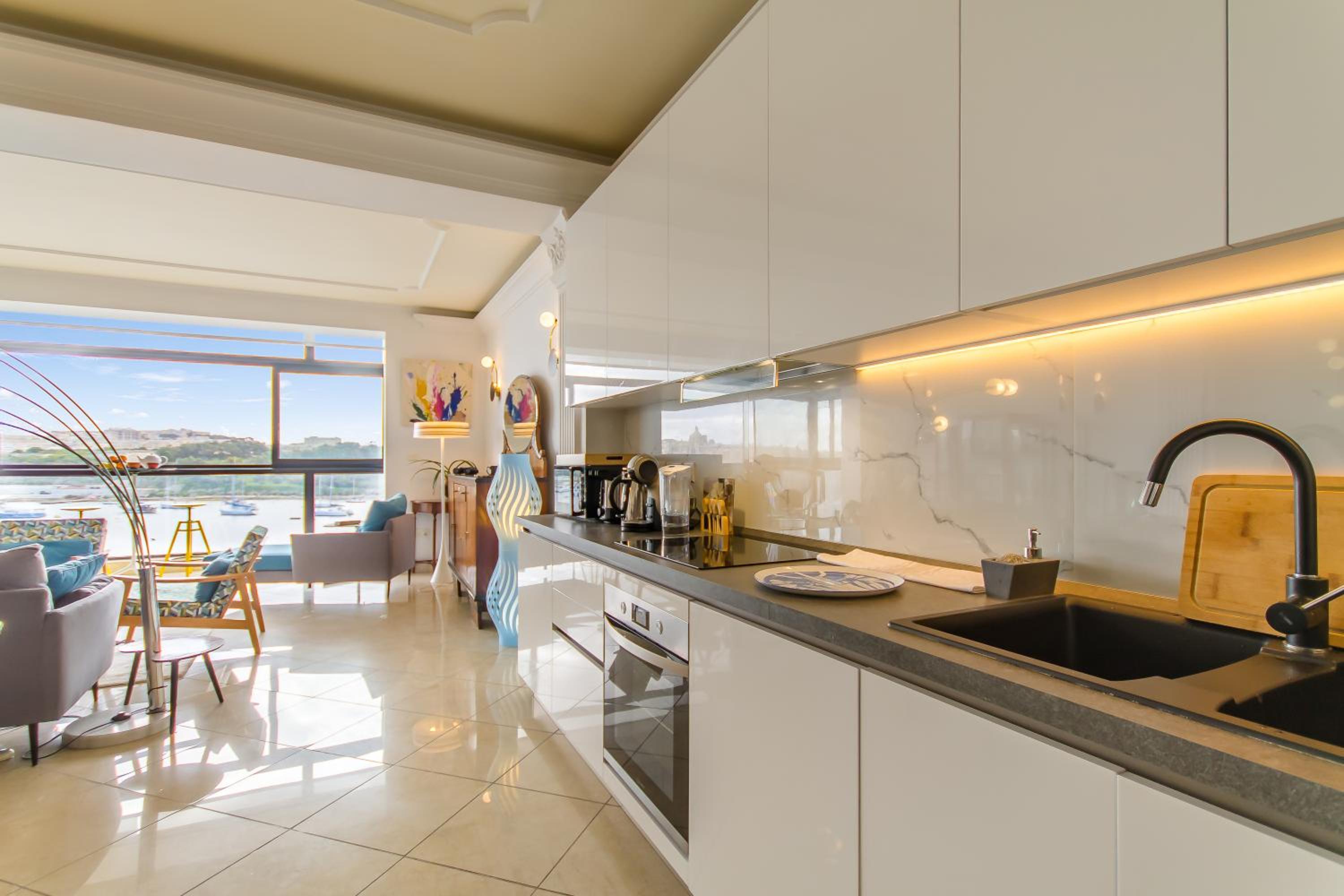 A Magnificent Sunny Seafront Apart Sliema - Happy Rentals view 3