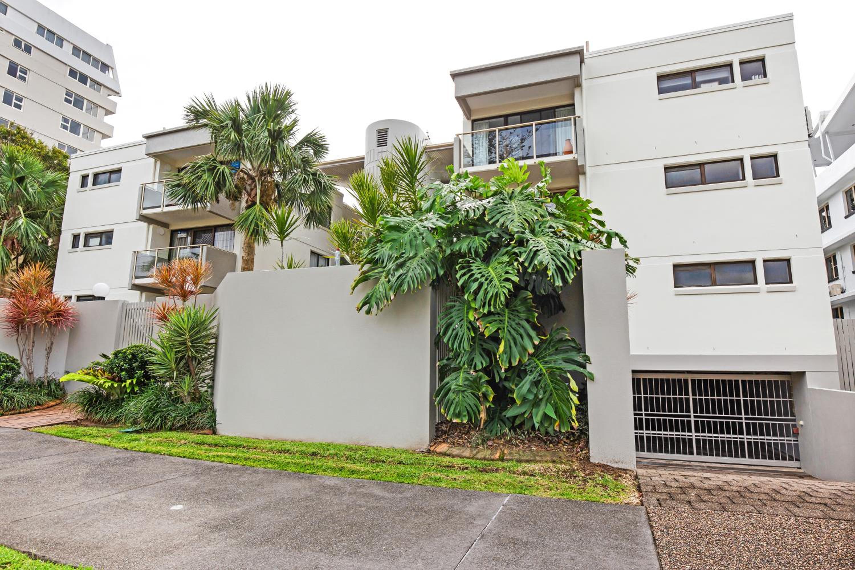 Lahaina Apartments