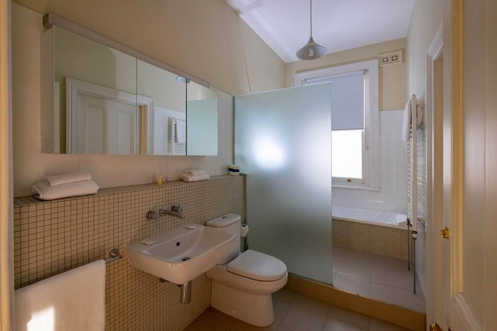 Battery Point Village - Stunning Large Home