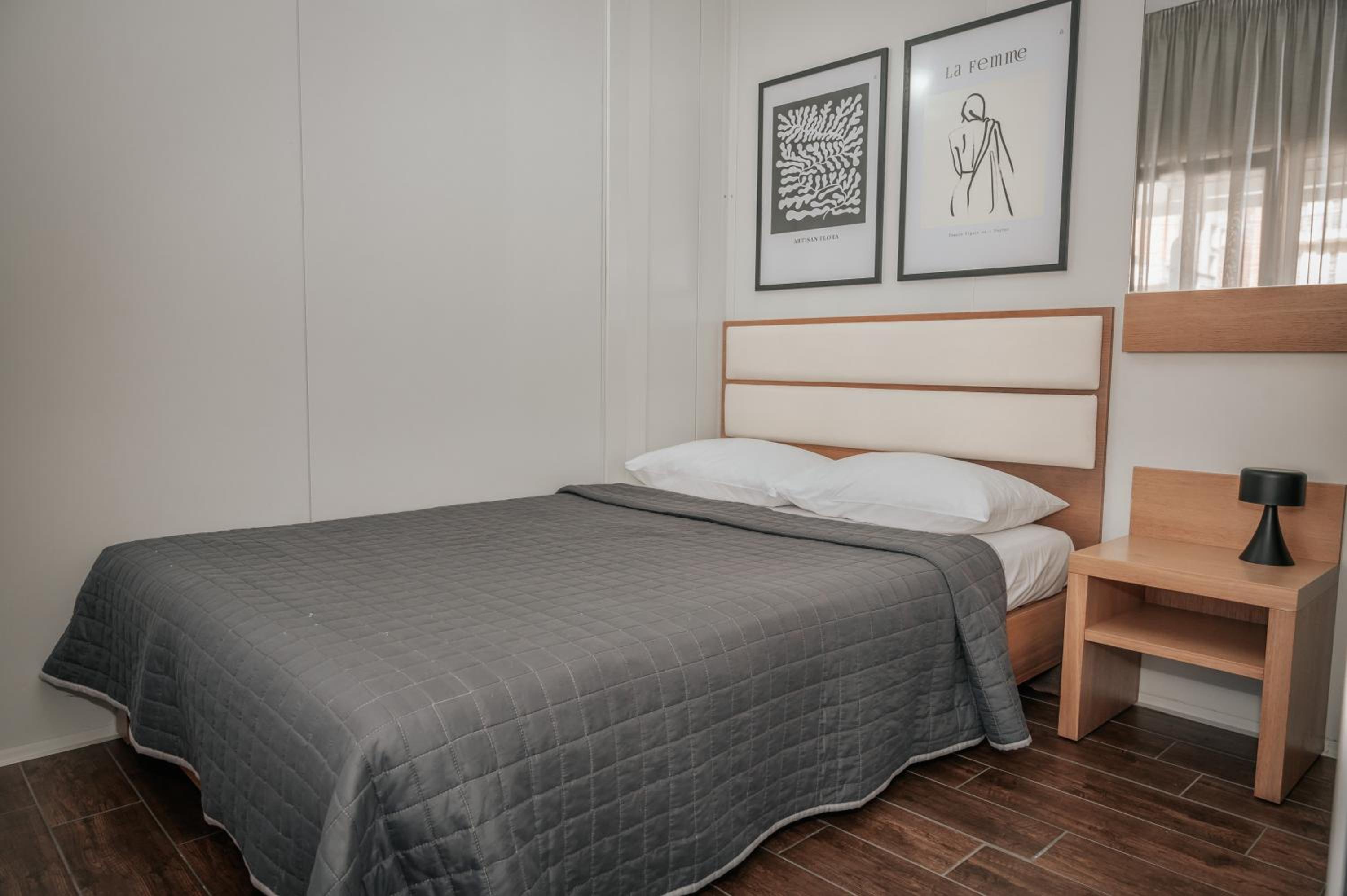 Elizabeth Queen Luxury Rooms