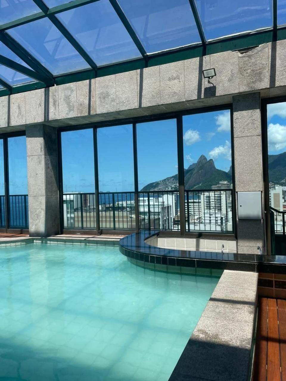 Stylish apt w/ Breathtaking View/Heart of Ipanema