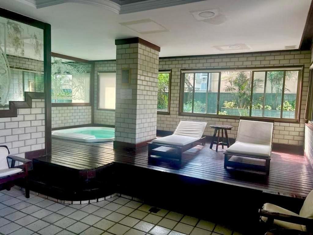 Stylish apt w/ Breathtaking View/Heart of Ipanema