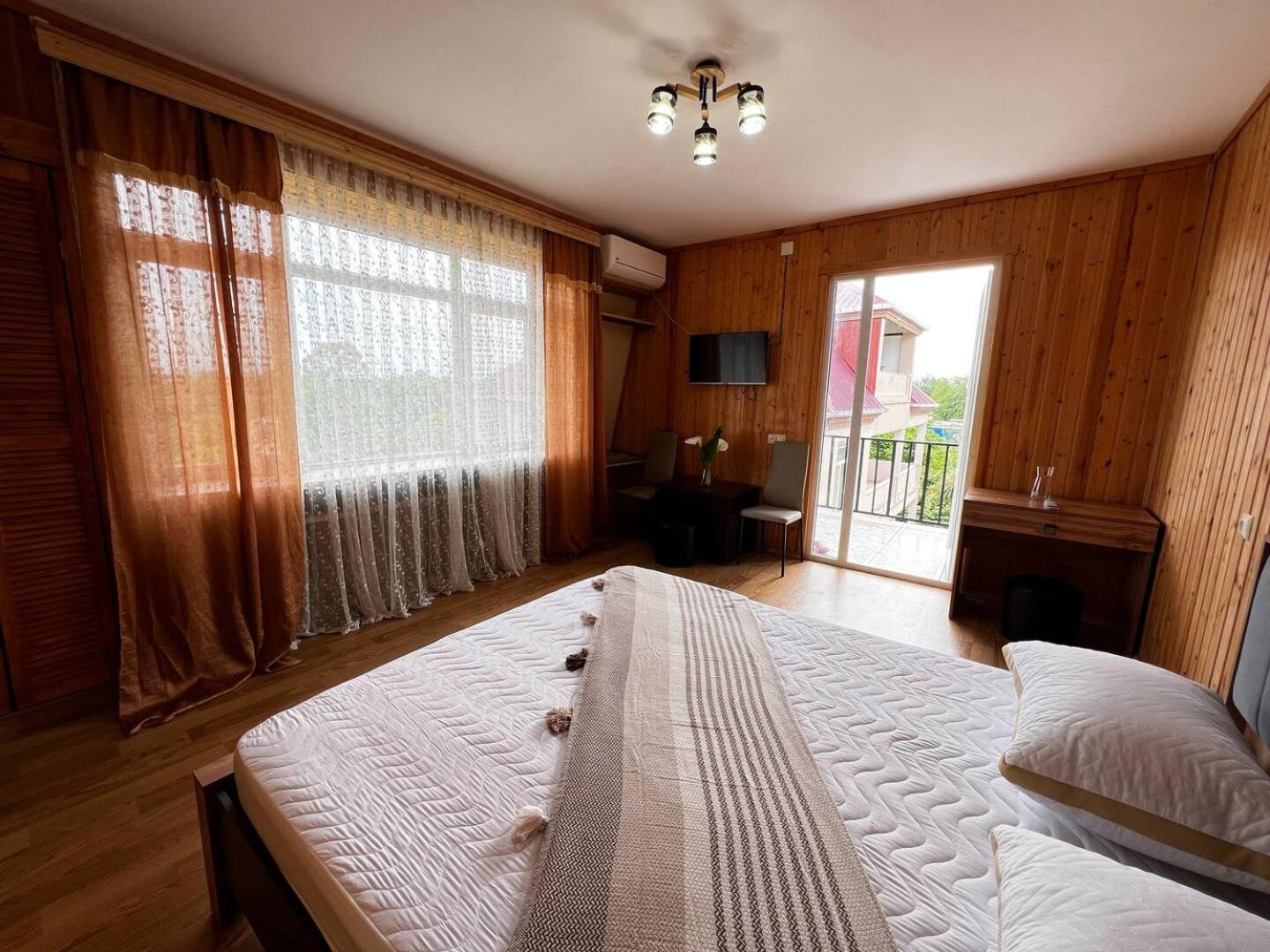 Guest House Leon view 4