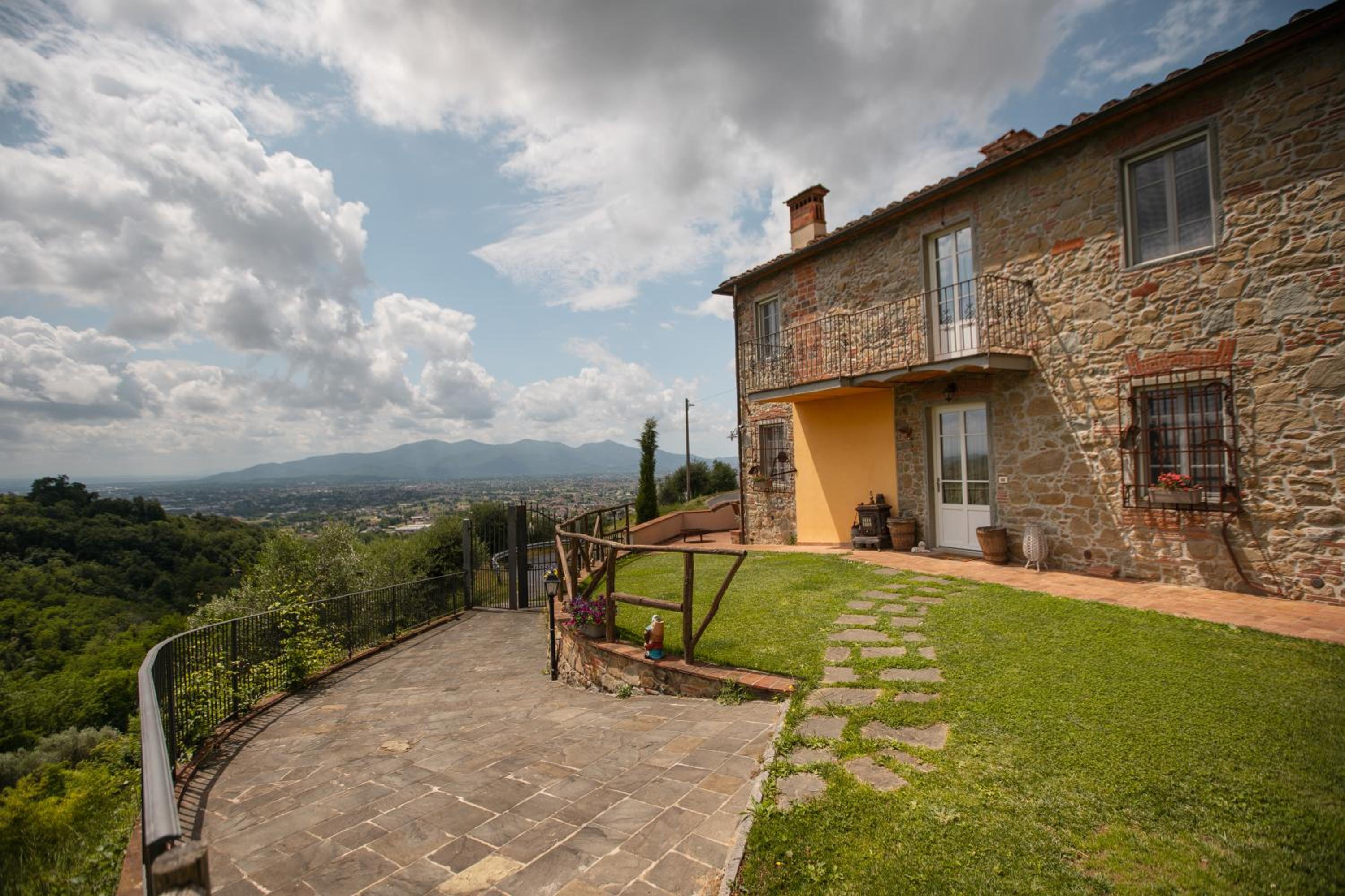 Villa Lucetta, Emily, pool, fantastic view, Lucca view 5