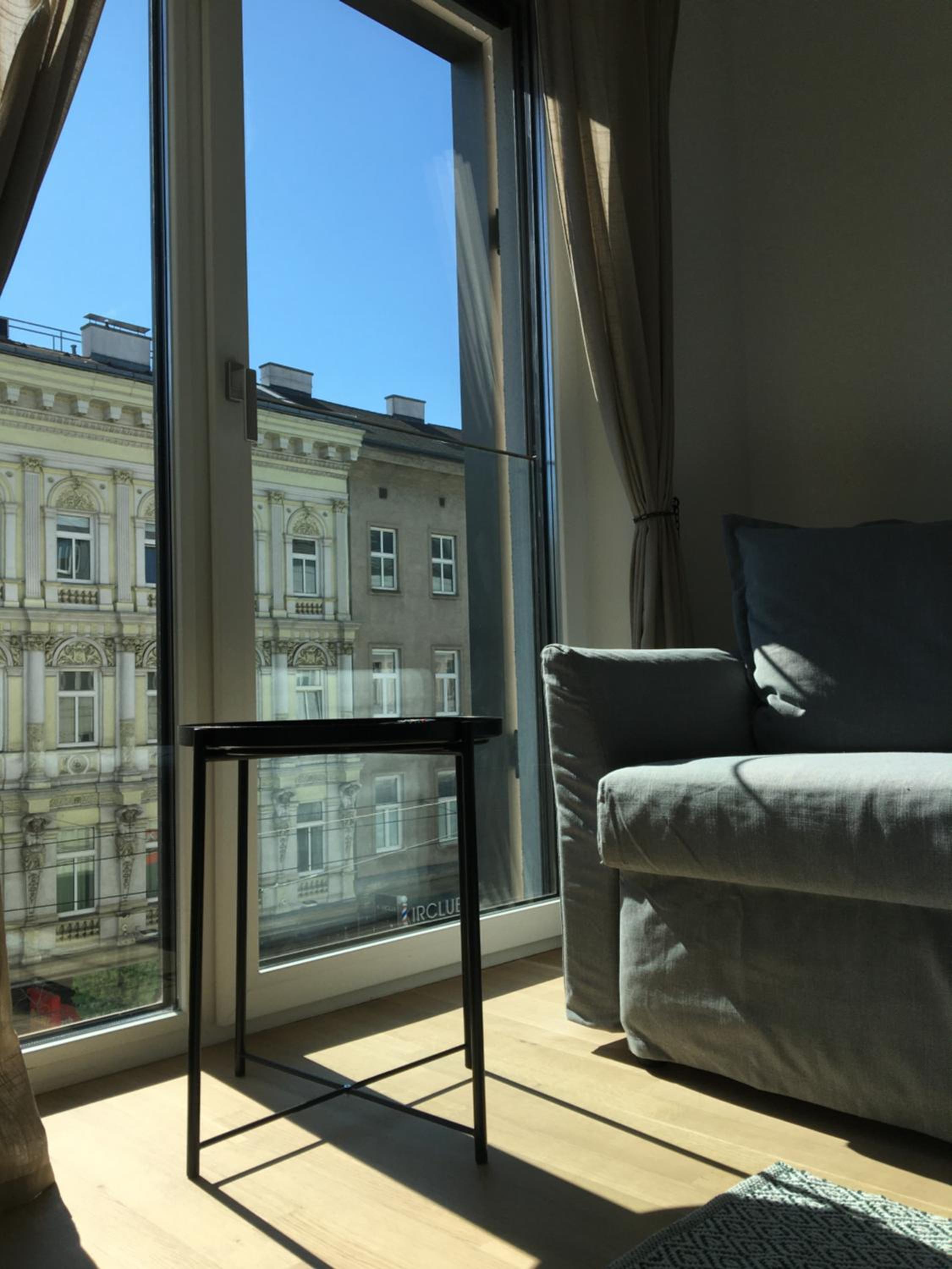 Vienna Sunny Side Up Apartments