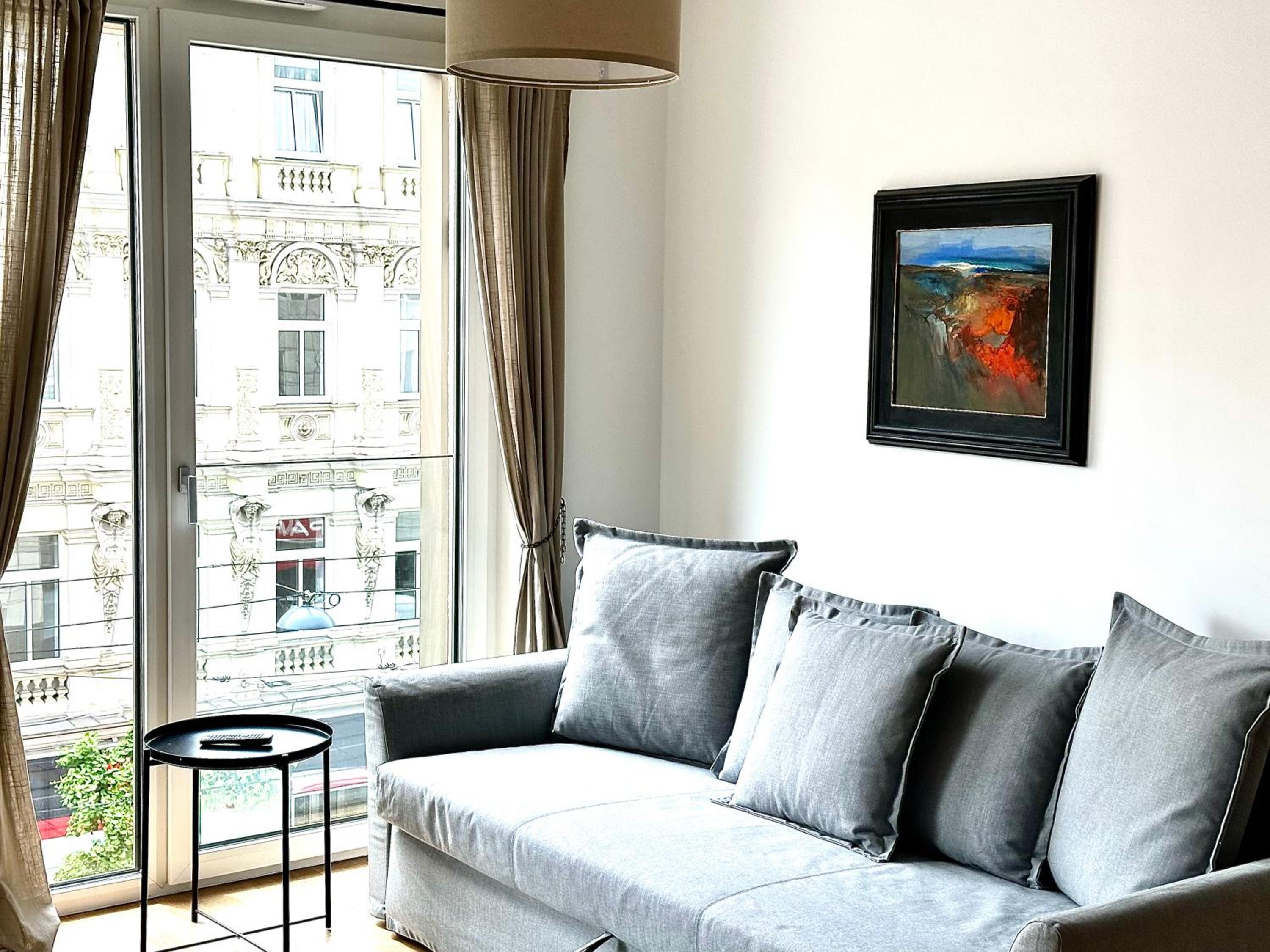 Vienna Sunny Side Up Apartments