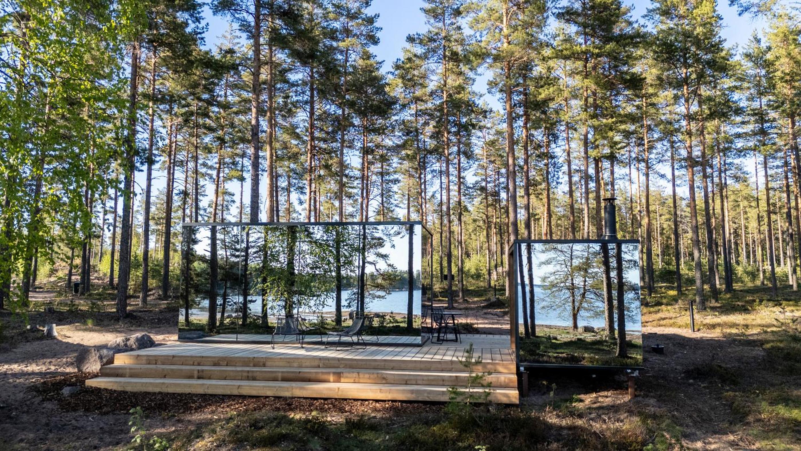 ÖÖD Mirror Houses at Versso