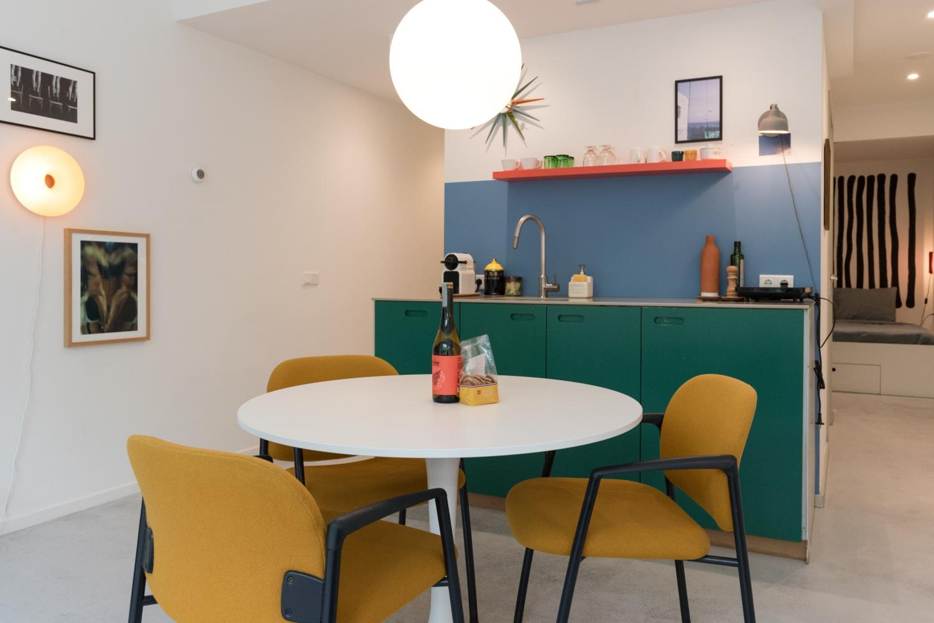 Studio in creative district, FREE parking