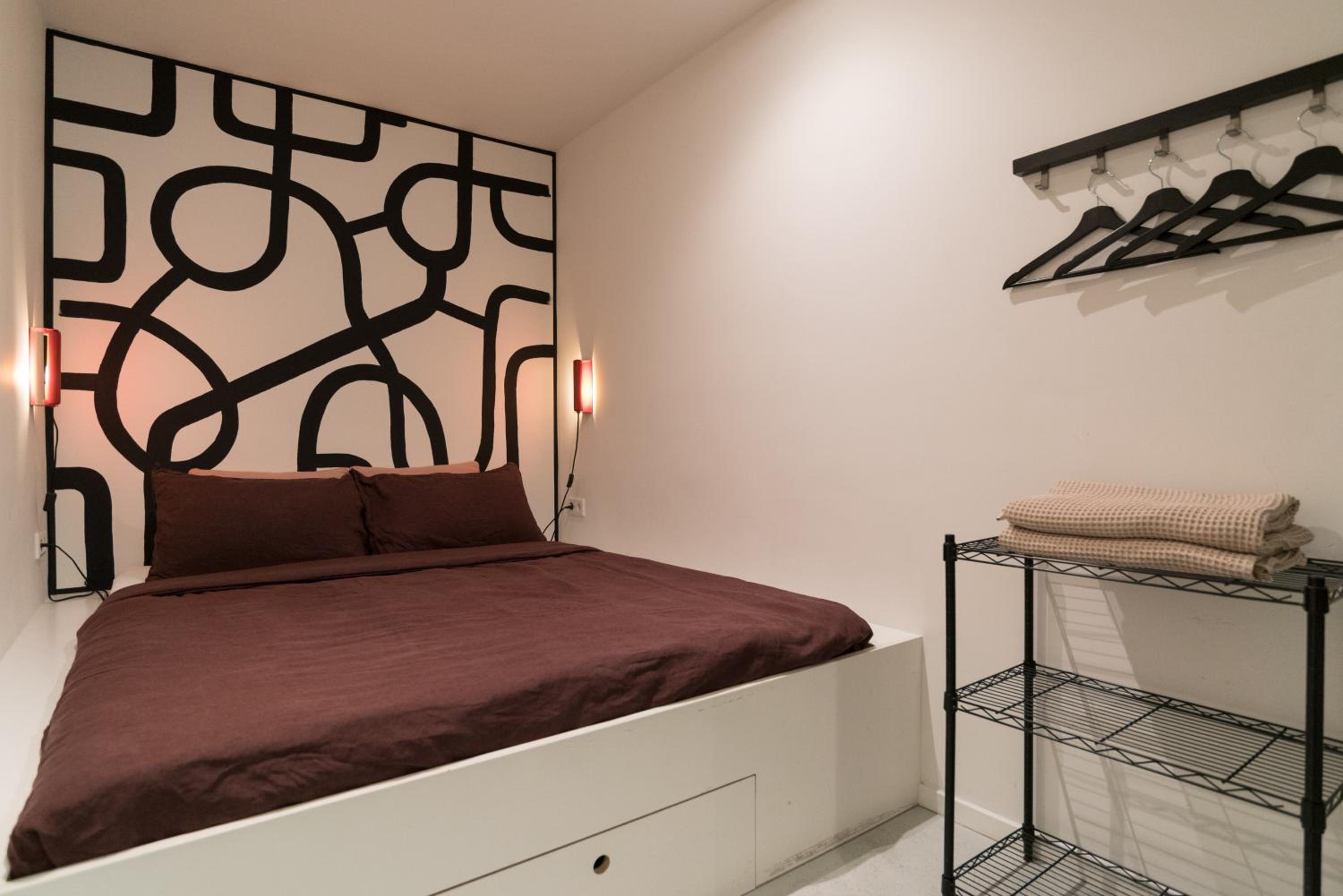 Studio in creative district, FREE parking