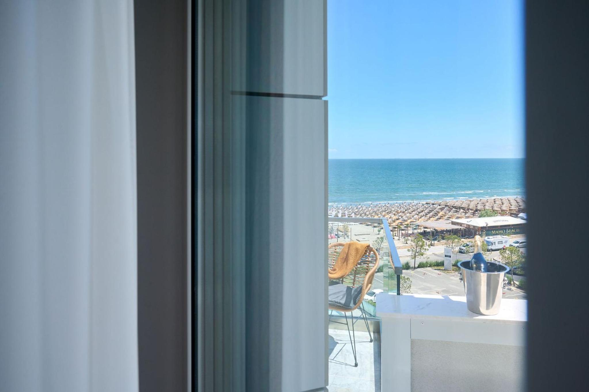 Nova Seaview Apartment in Infinity Beach Resort - parking