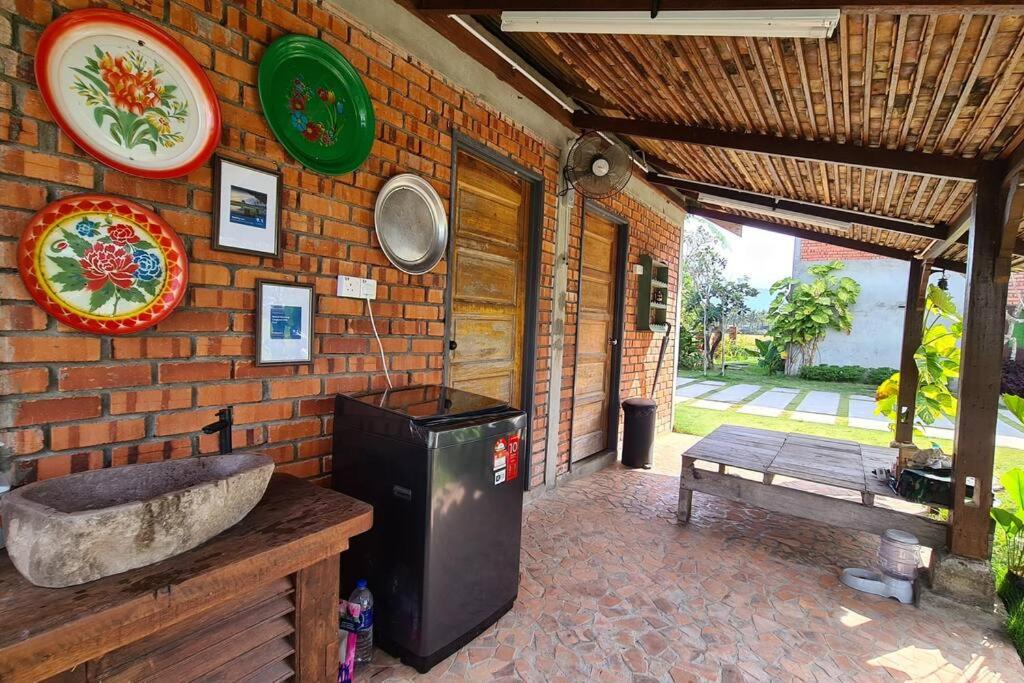 Rumah Wan Villa with Swimming Pool photo 3