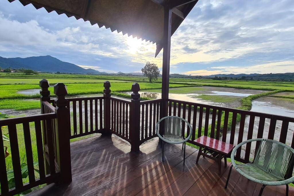 Rumah Wan Villa with Swimming Pool photo 8