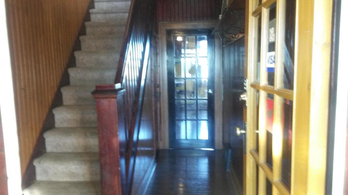 Nisku Guest House