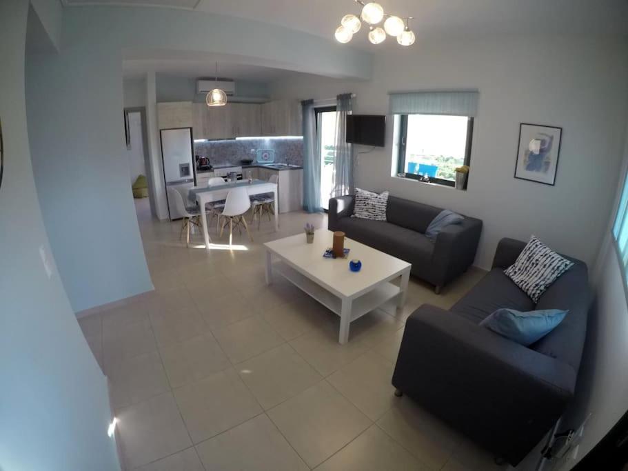 Panos Apartment