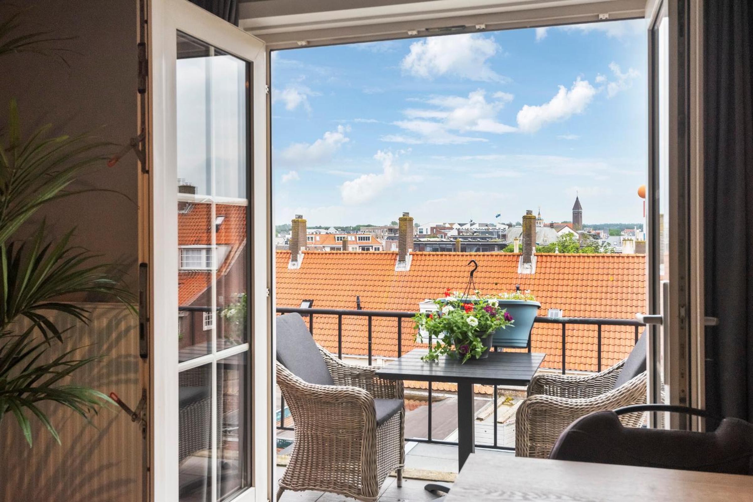 The Beach & Town Suite - Free Parking view 3