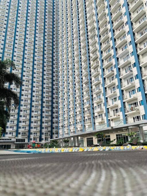 Affordable Home with Balcony near Boni MRT view 2
