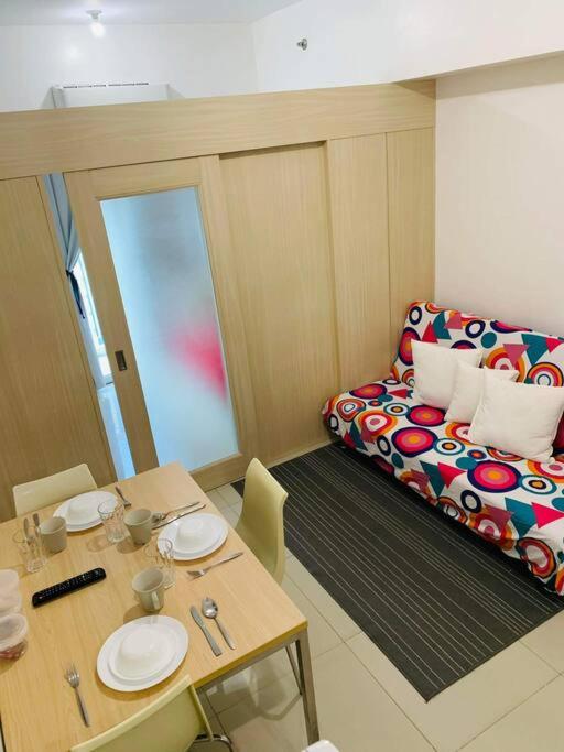 Affordable Home with Balcony near Boni MRT view 3