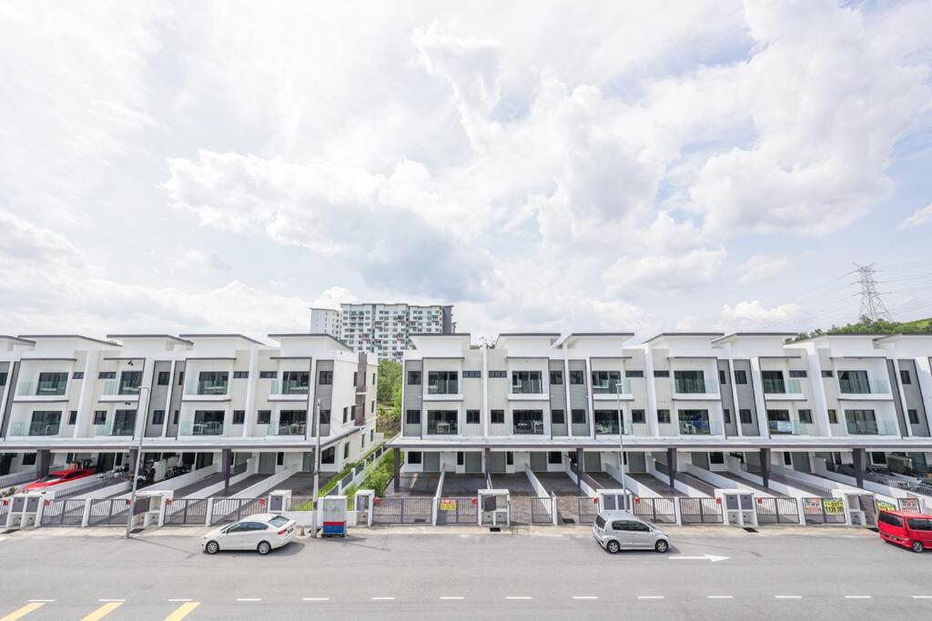 Airport#F1#KLIA#Mitsui#Transit#INTI#NILAI#SepangF1 photo 1