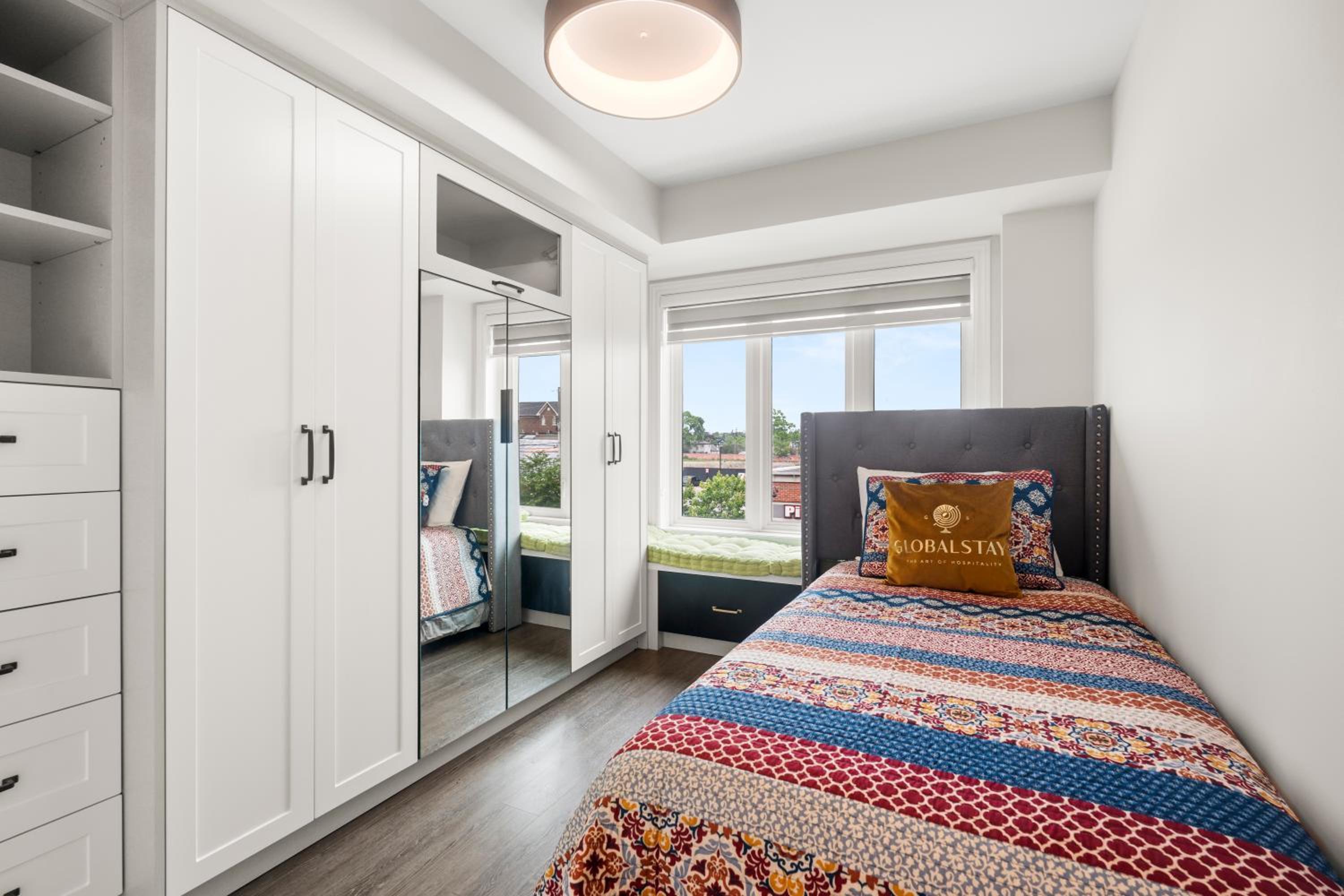 GLOBALSTAY Luxury Townhouse Minutes Away From Waterfront - Image 2