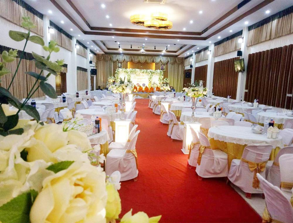 Chaophayathara Riverside Hotel