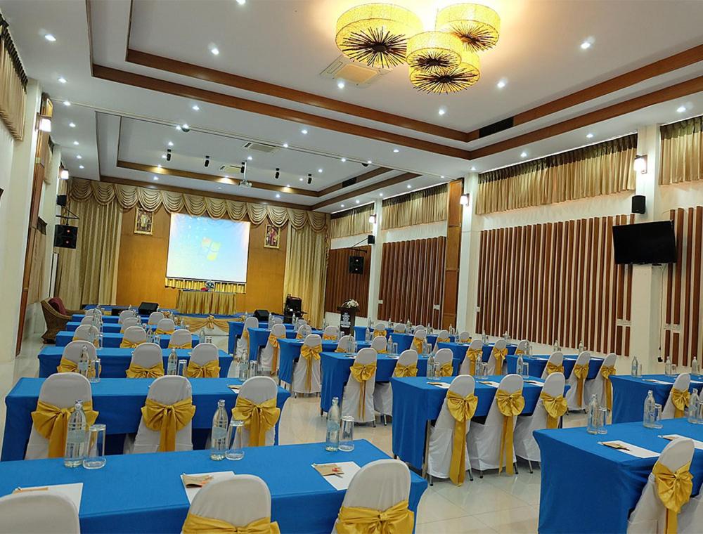 Chaophayathara Riverside Hotel