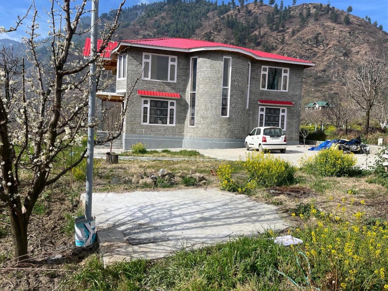 BnBBuddy Luxury Heritage Villa in Shirar Kullu Manali view 5