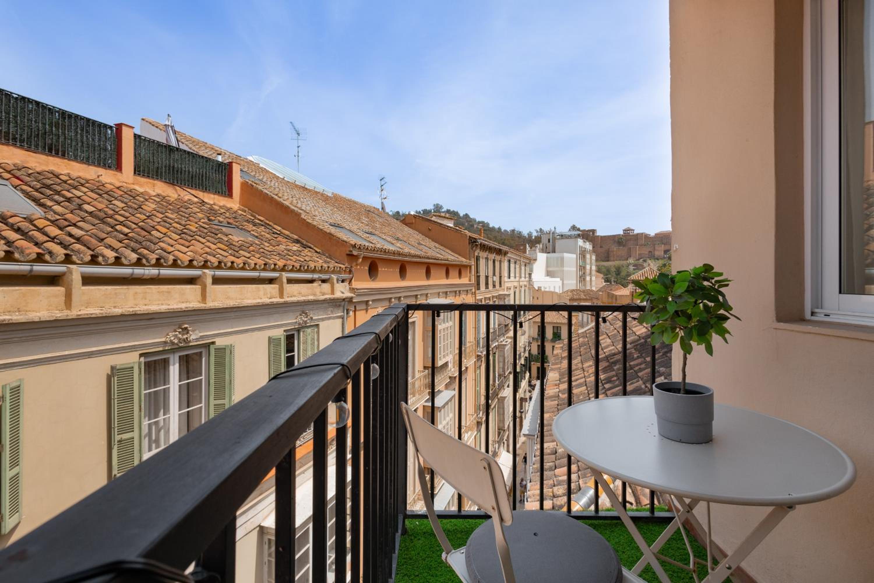C89 EXCLUSIVE VIEWS in the Old Town