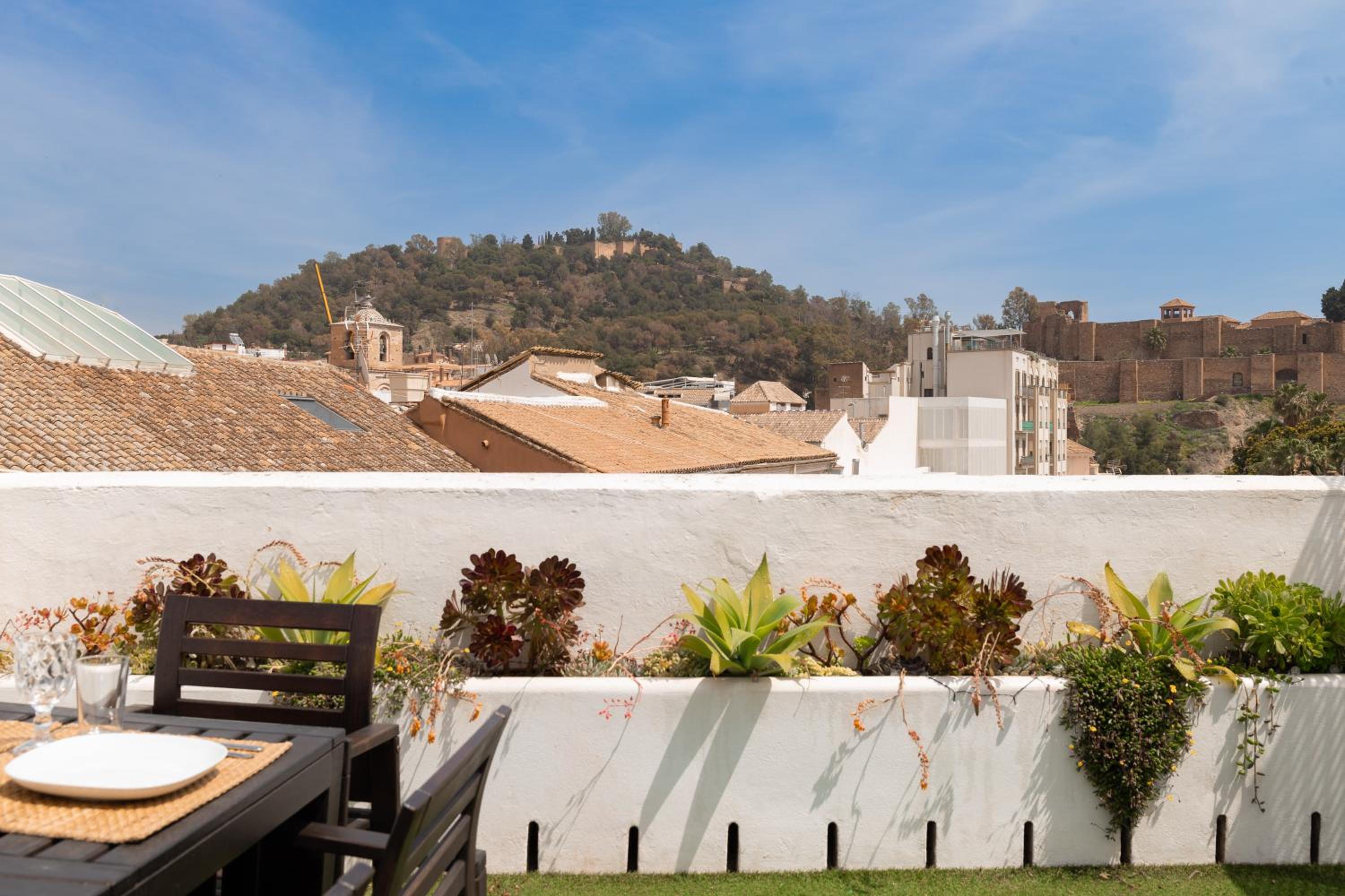 C89 EXCLUSIVE VIEWS in the Old Town