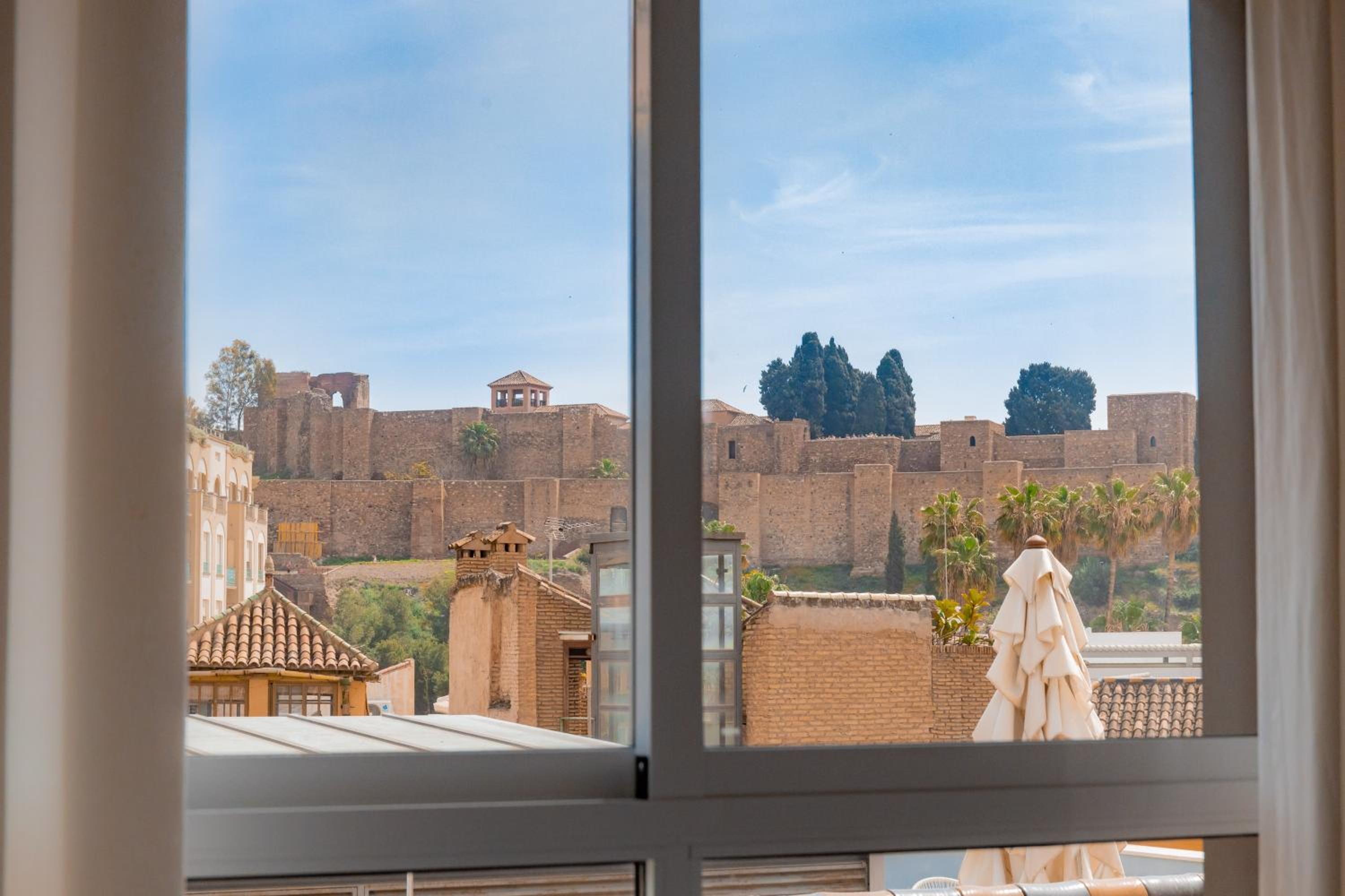 C89 EXCLUSIVE VIEWS in the Old Town